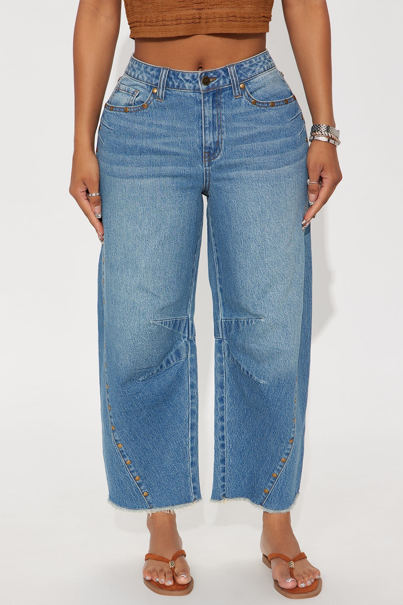 Best In Show Barrel Leg Jeans - Medium Wash