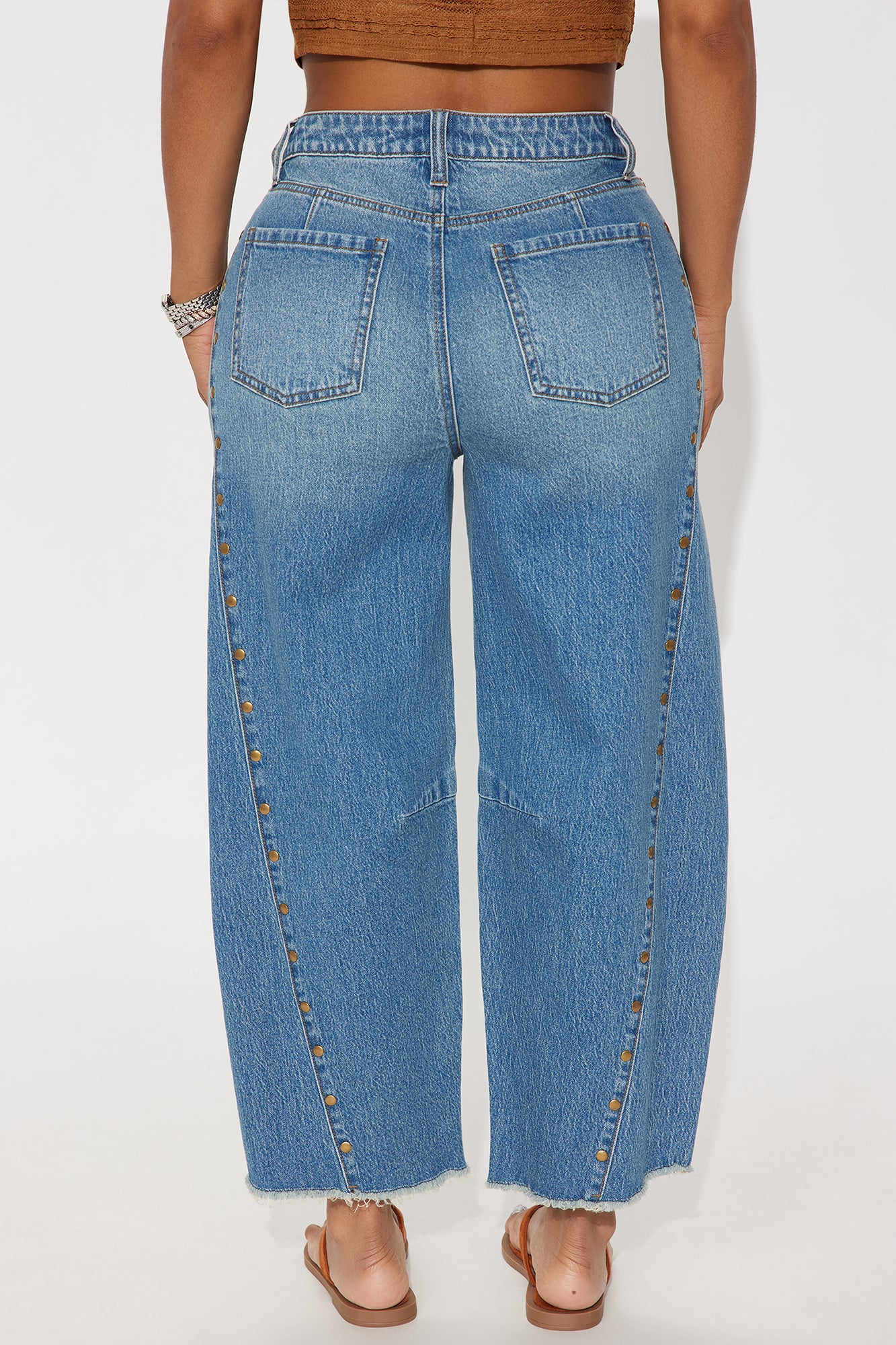 Best In Show Barrel Leg Jeans - Medium Wash