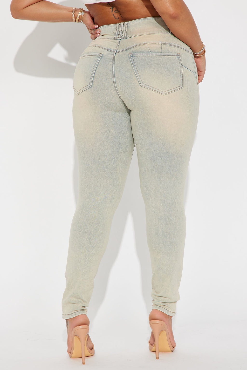 Irreplaceable Stretch Booty Lifting Jeans - Vintage Wash