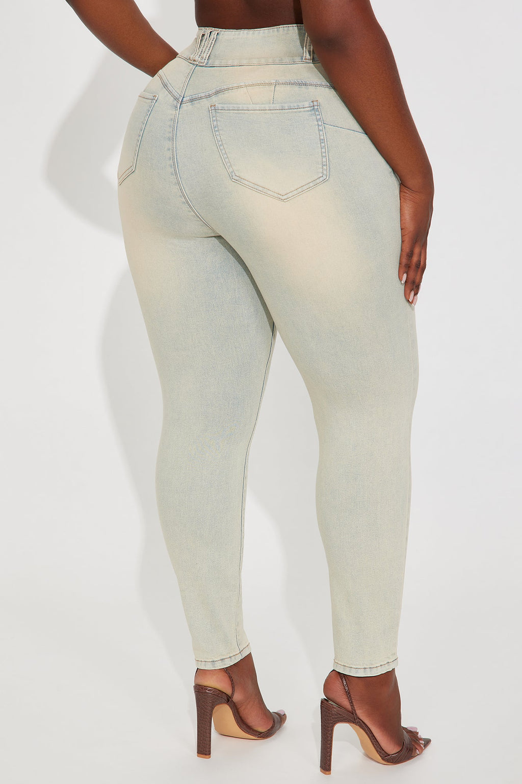 Irreplaceable Stretch Booty Lifting Jeans - Vintage Wash