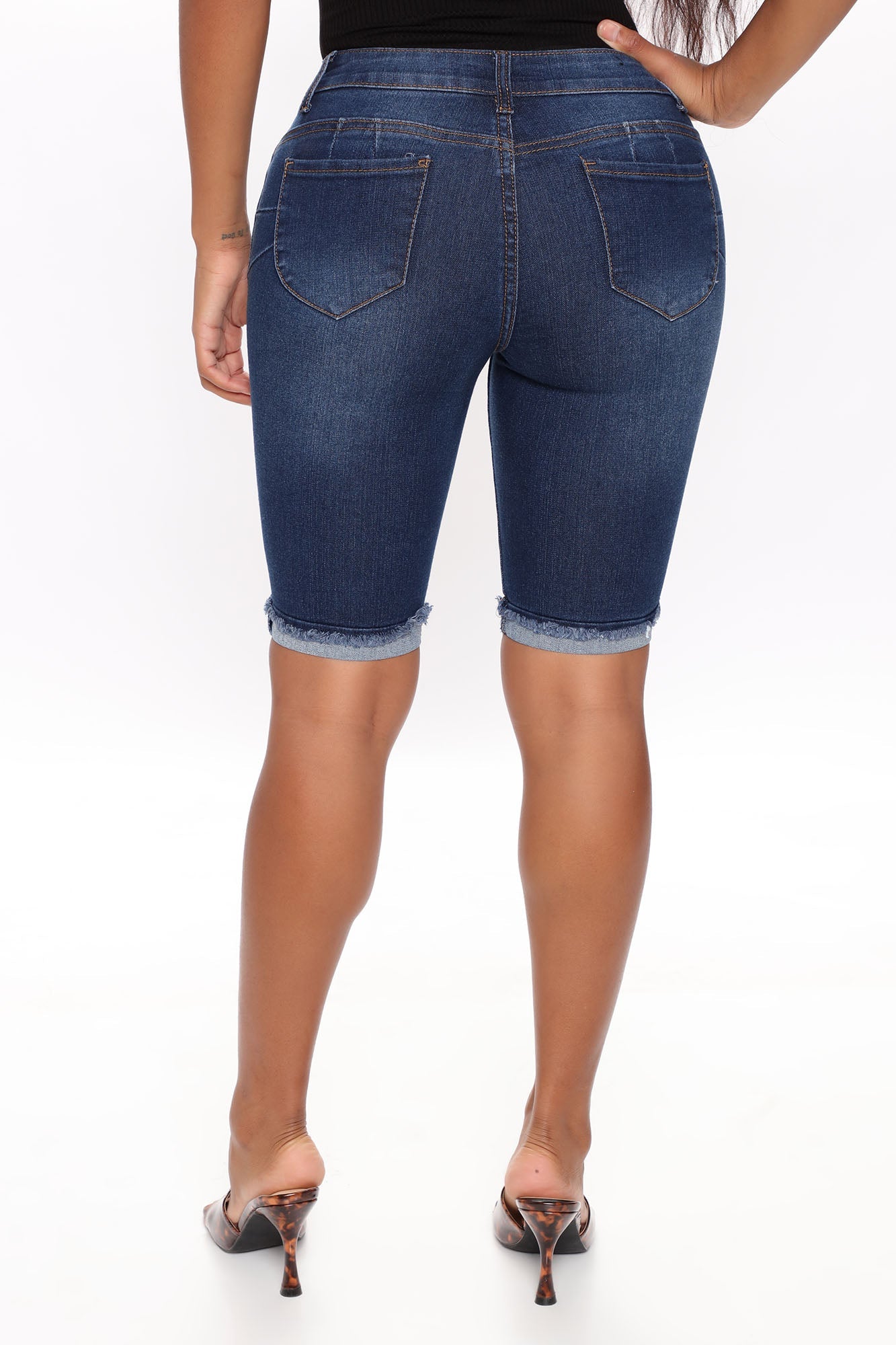 Hold Me Closer Booty Lifting Denim Bermudas - Dark Wash