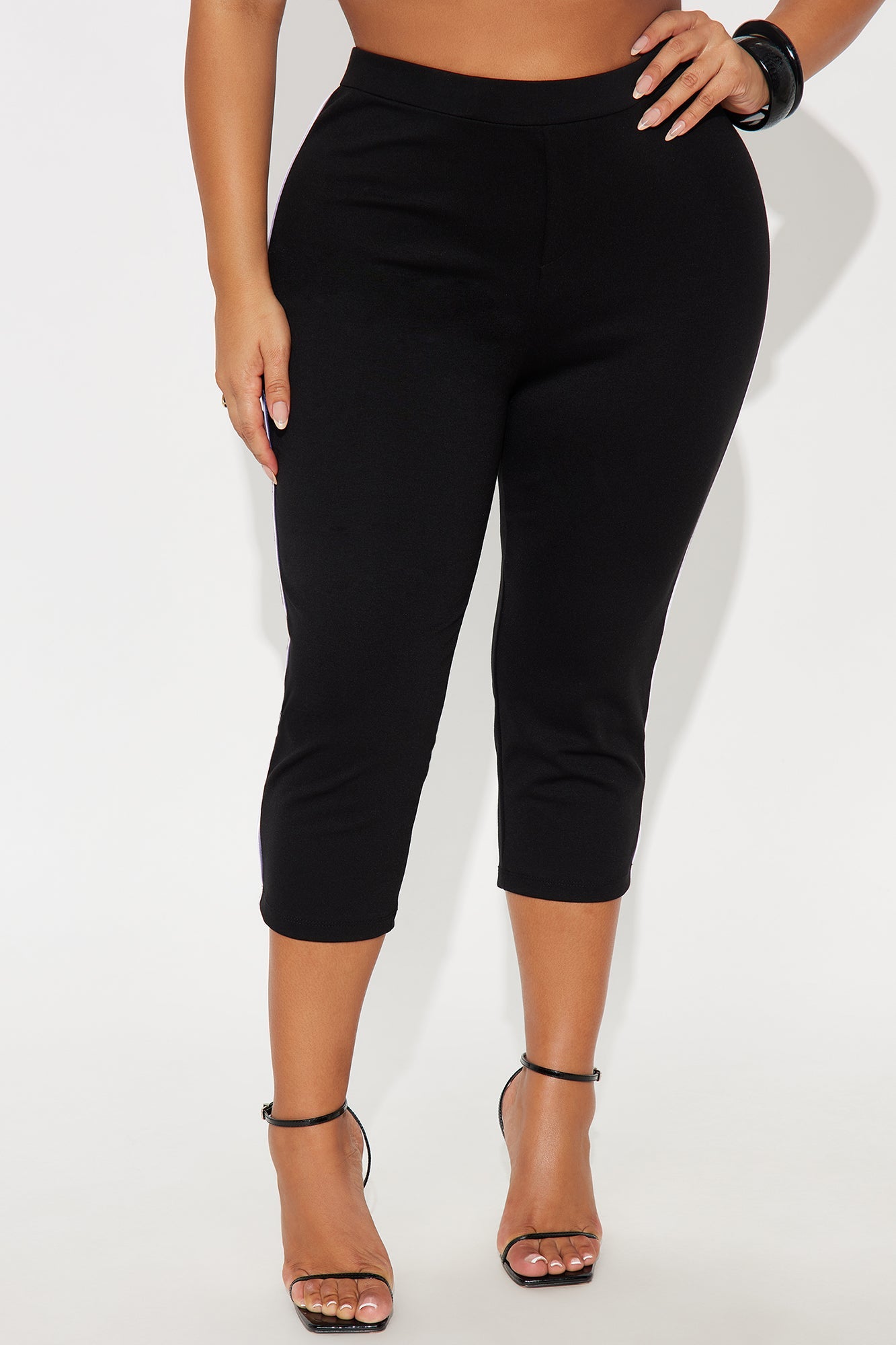 Shoot Your Shot Ponte Capri Legging - Black/White