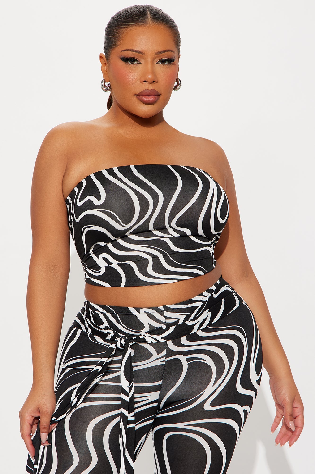In A Whirl Strapless Capri Set  - Black/White