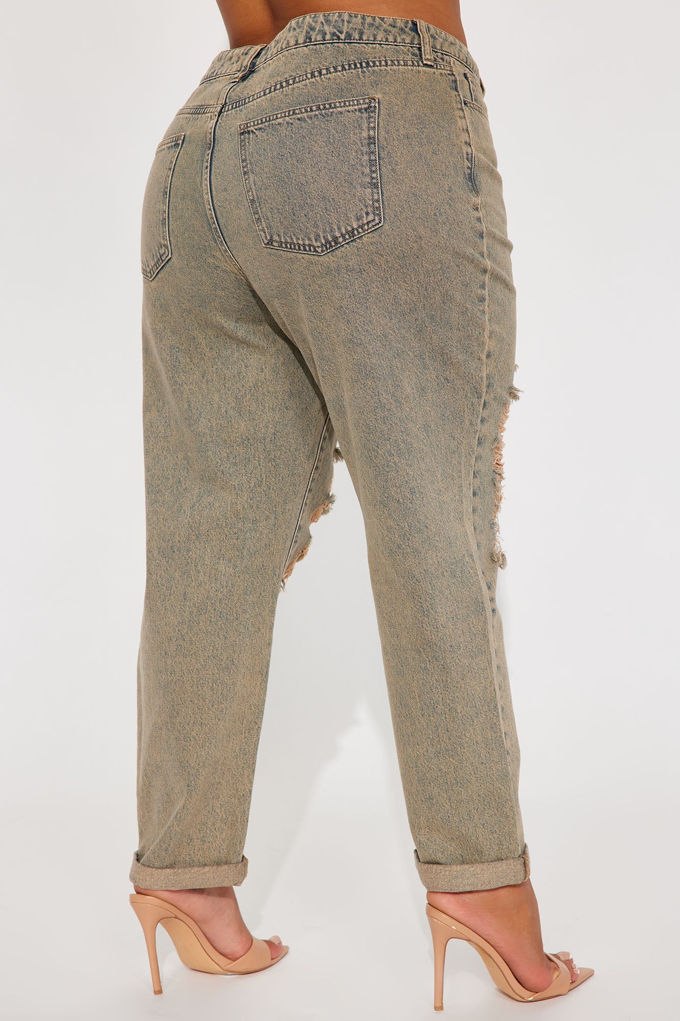 Sahara Tinted Ripped Mom Jean - Medium Wash