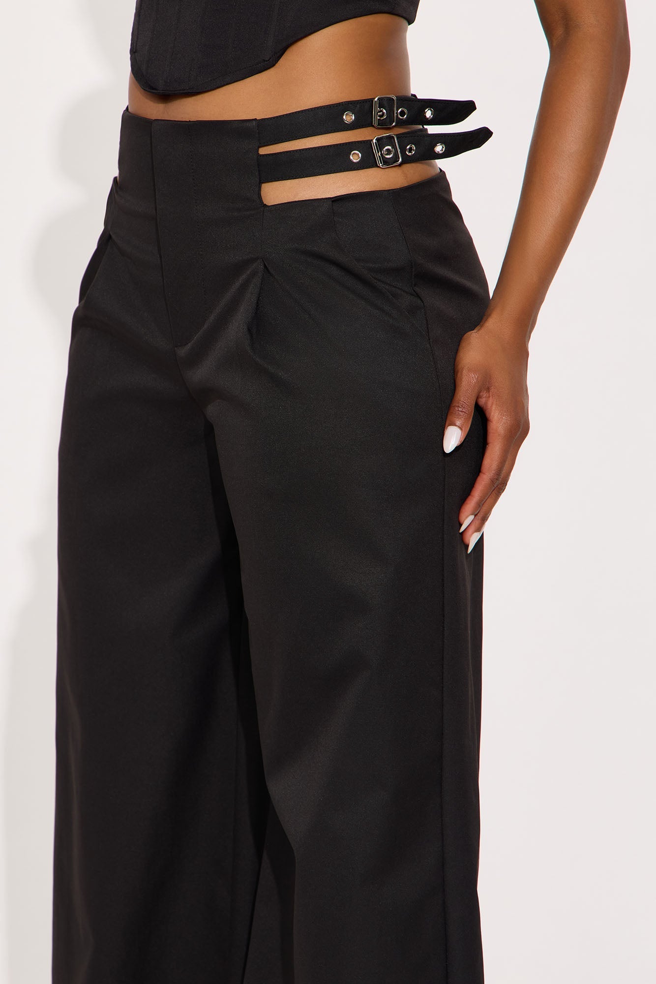 Noemy Wide Leg Cut Out Pant - Black