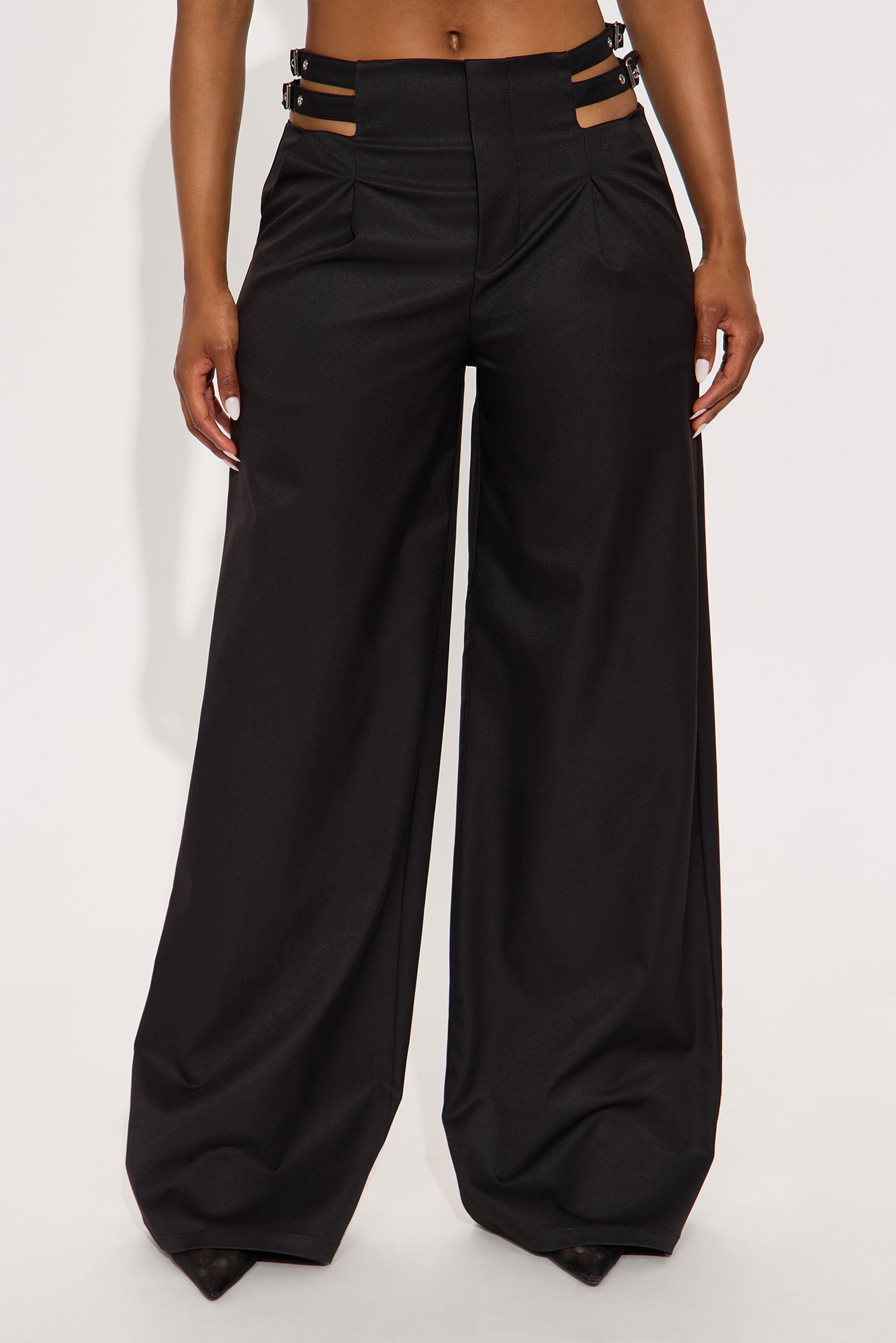 Noemy Wide Leg Cut Out Pant - Black