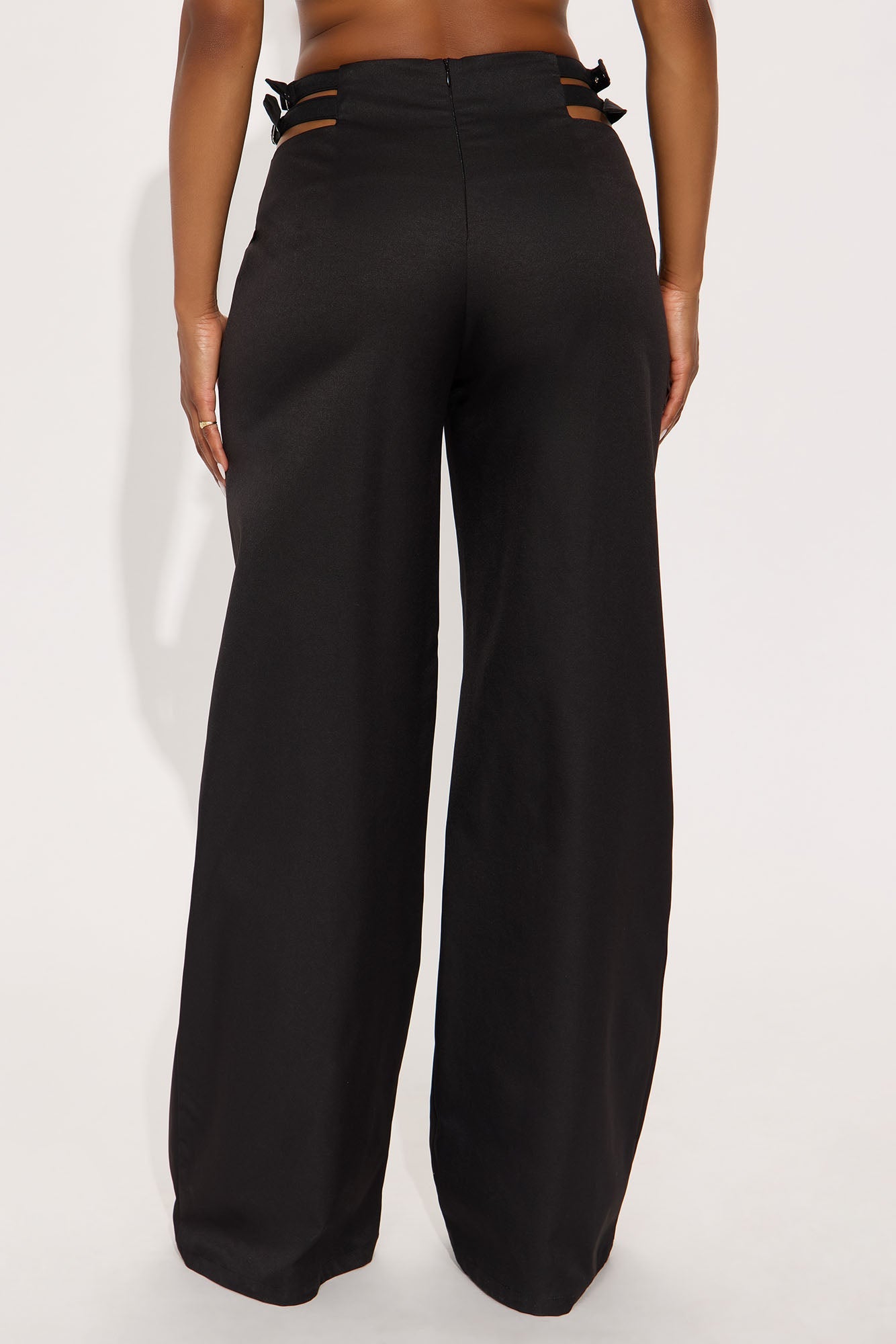Noemy Wide Leg Cut Out Pant - Black