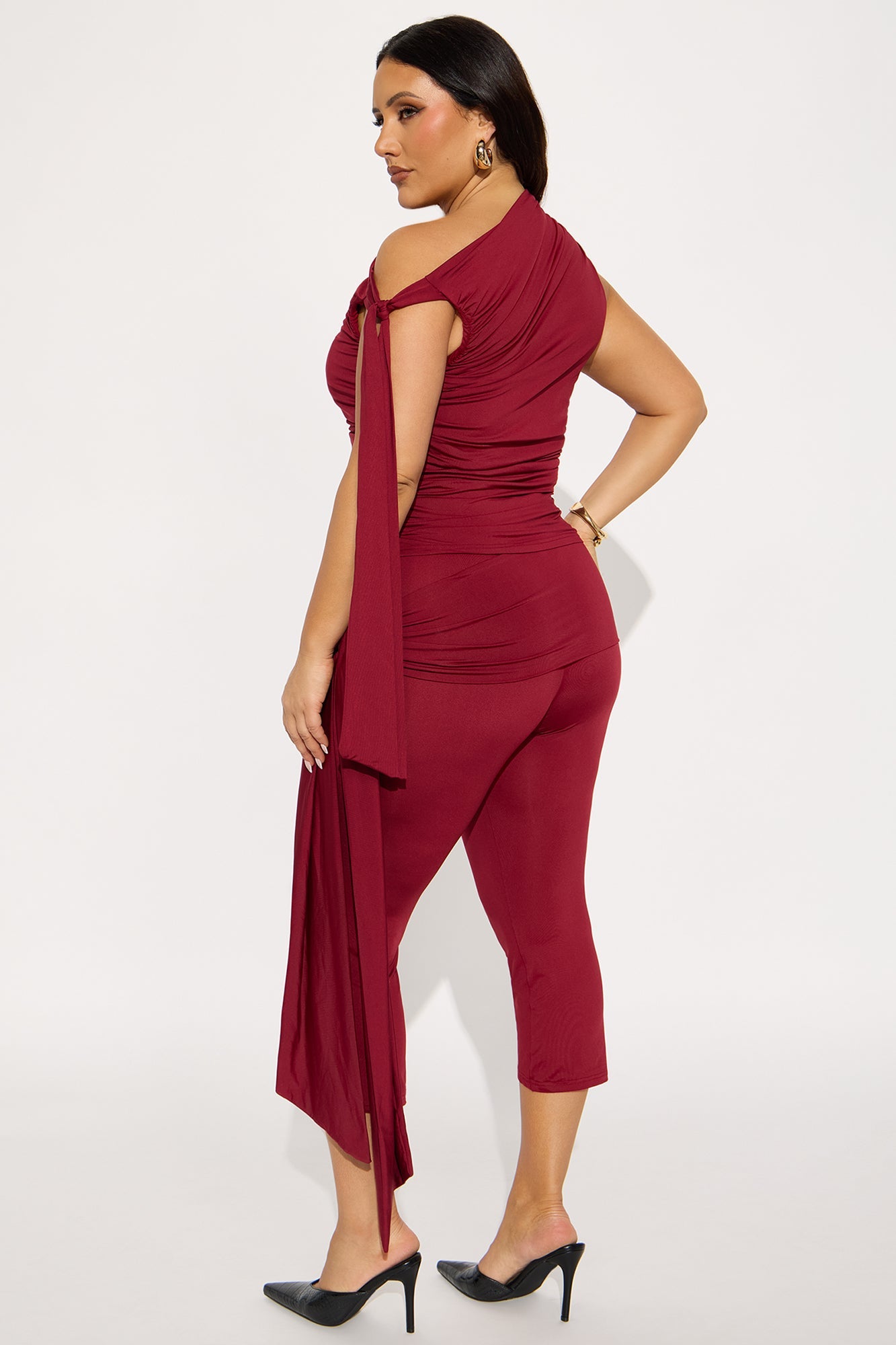 Bella Off Shoulder Top And Capri Set - Wine