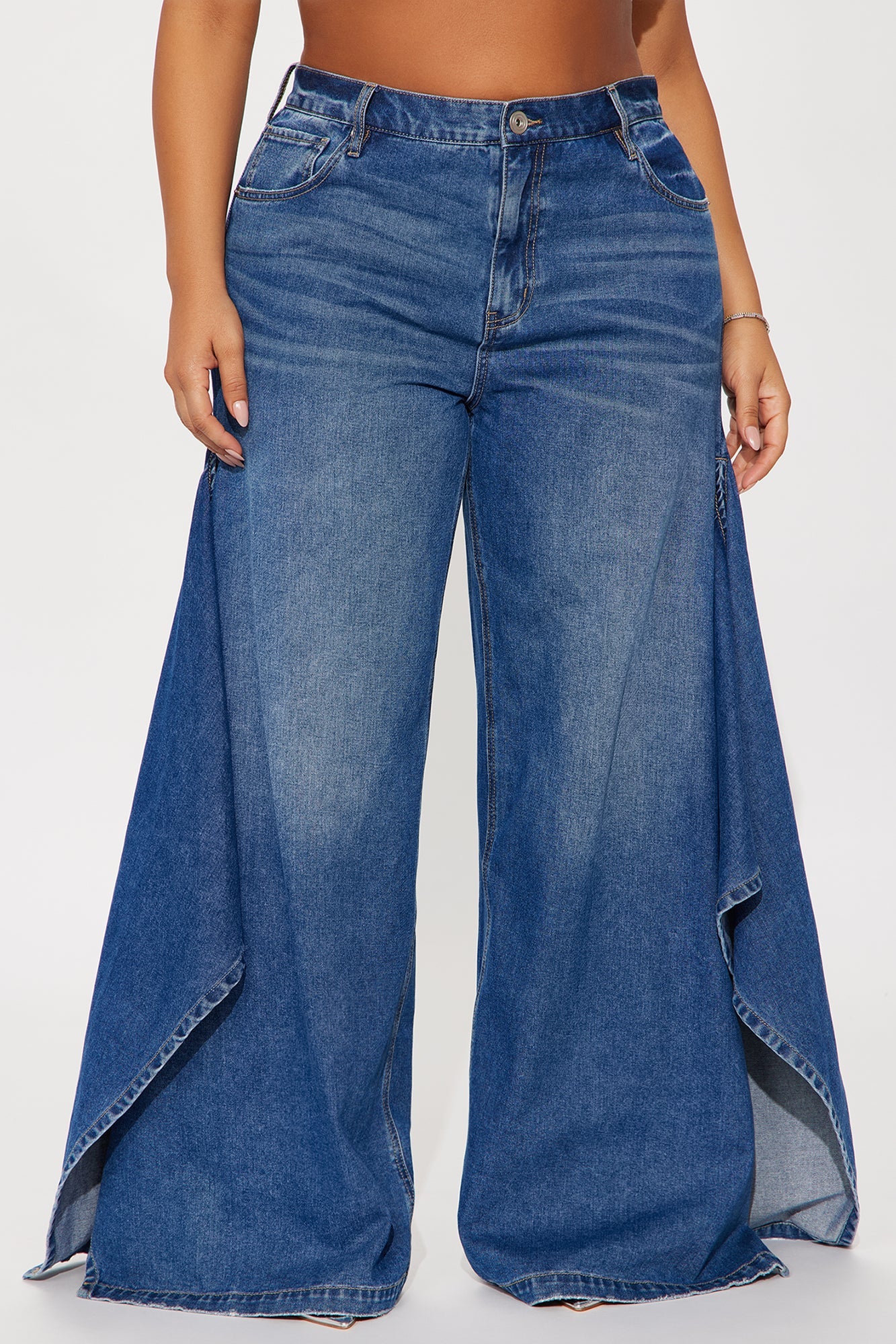 Not The Drama Wide Leg Jeans - Medium Wash