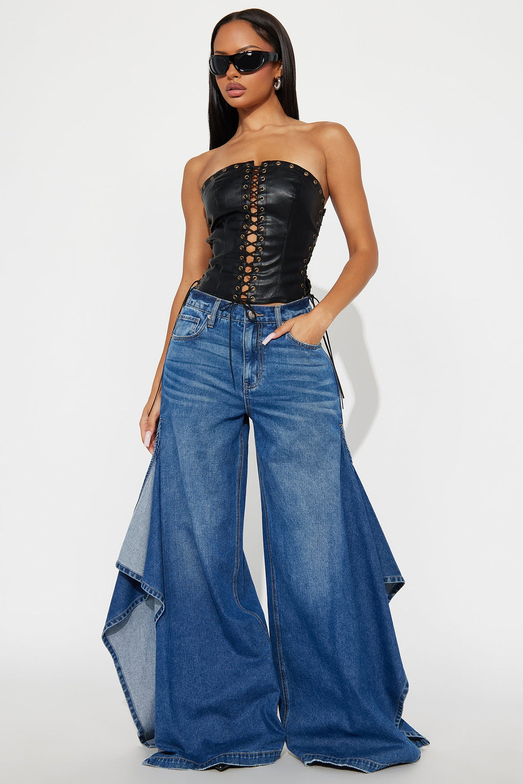 Not The Drama Wide Leg Jeans - Medium Wash