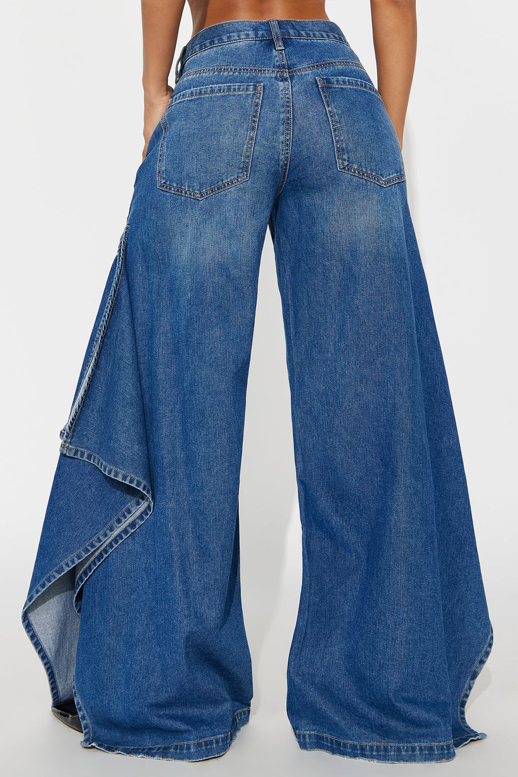 Not The Drama Wide Leg Jeans - Medium Wash