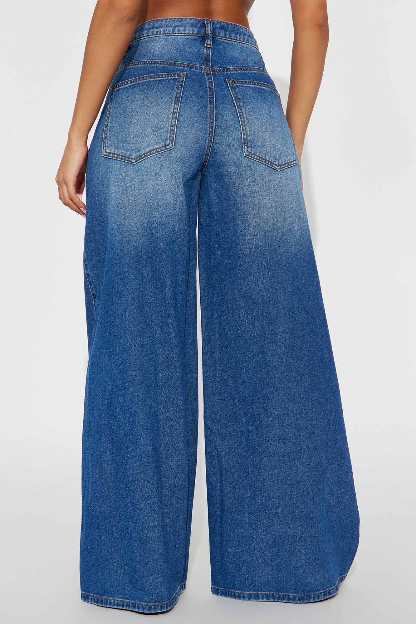 She Seams Stellar Wide Leg Jeans - Medium Wash