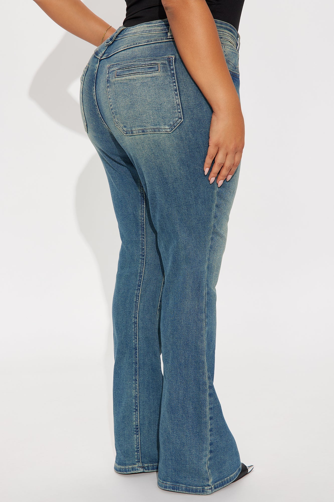 Giving Off Vibes Stretch Flare Jeans - Dark Wash