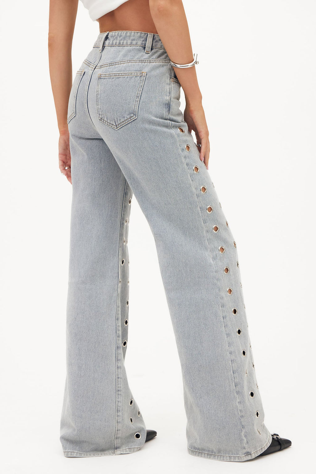 Throwing You Off Grommet Rigid Flare Jeans - Light Wash