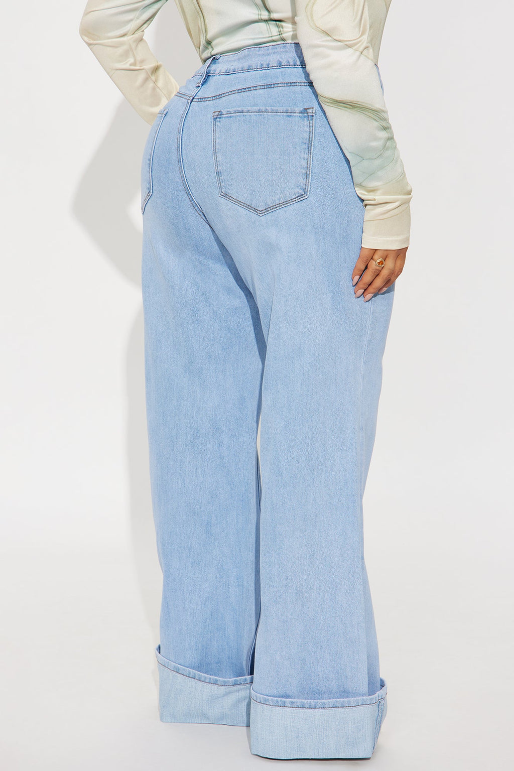 On My Radar Cuffed Straight Leg Jeans - Light Wash