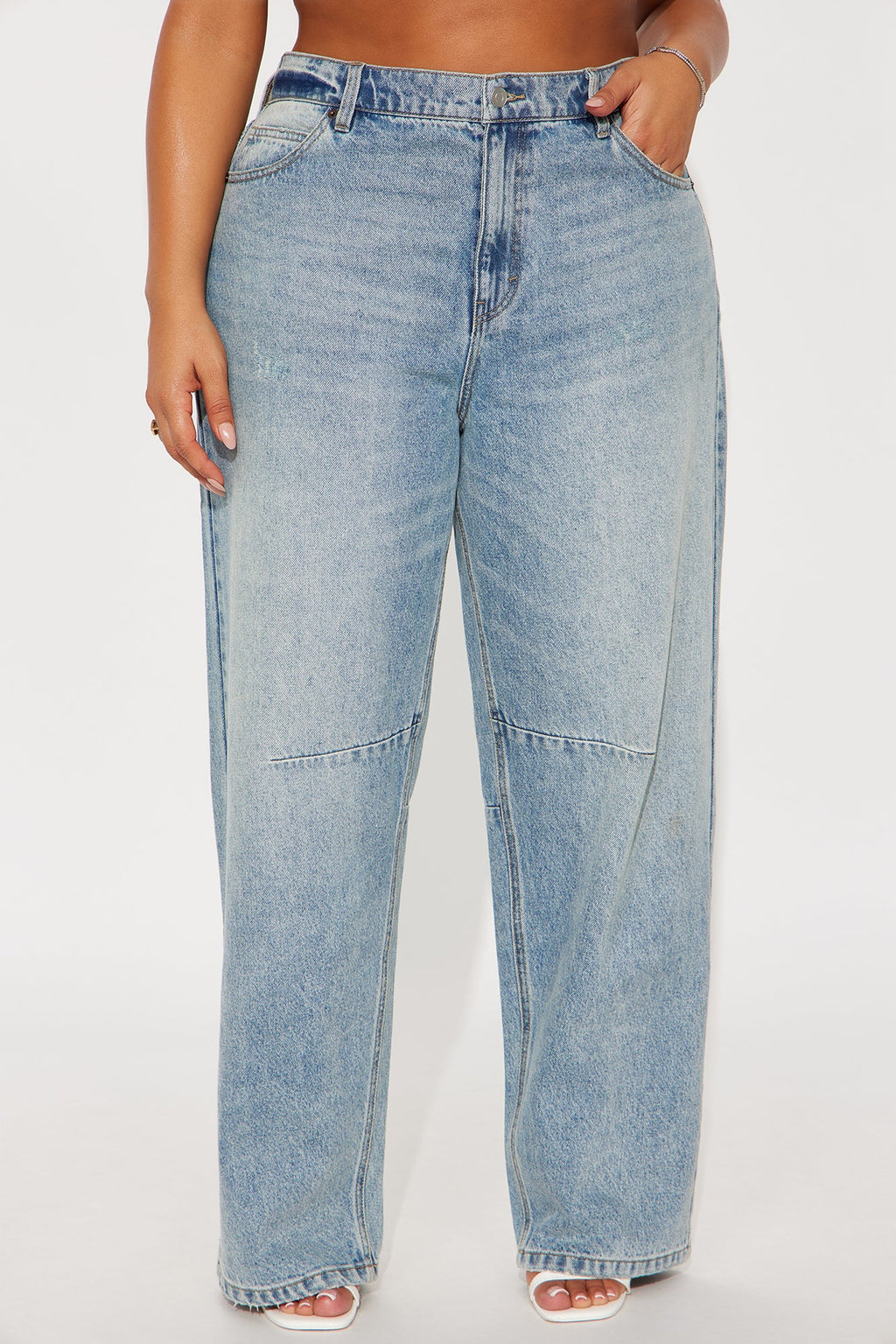 Dakota Straight Leg Jeans - Medium Wash