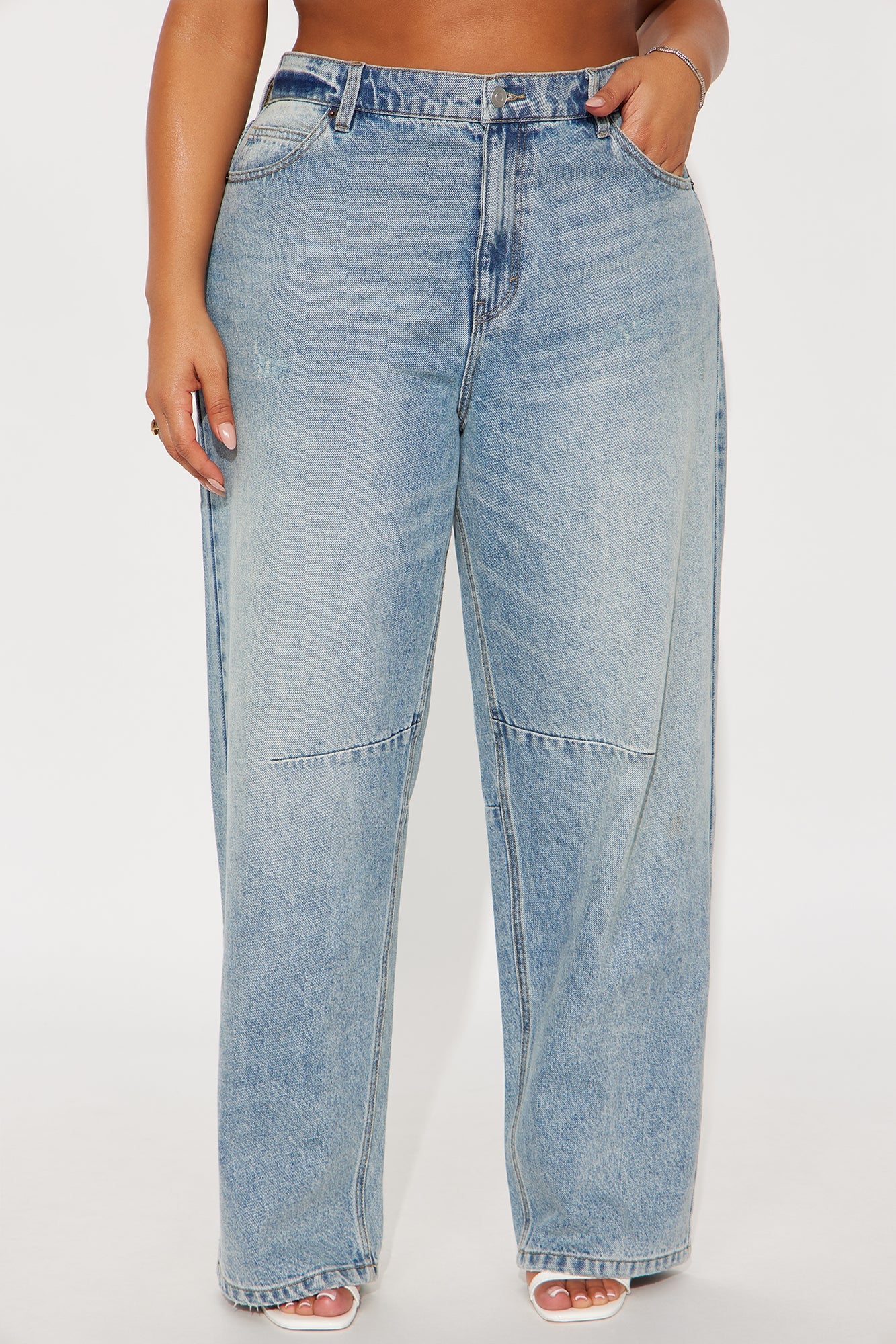 Dakota Straight Leg Jeans - Medium Wash