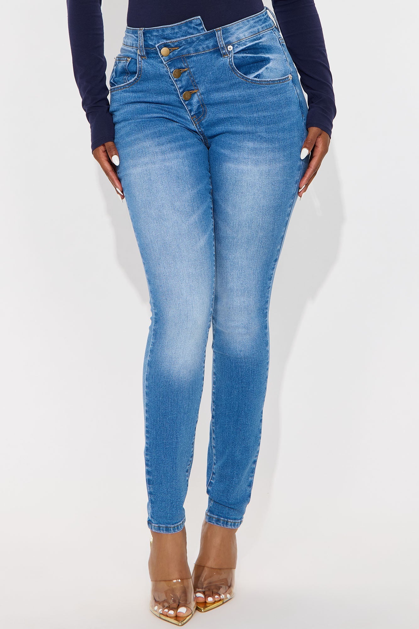 On Point Crossover Skinny Jeans - Medium Wash
