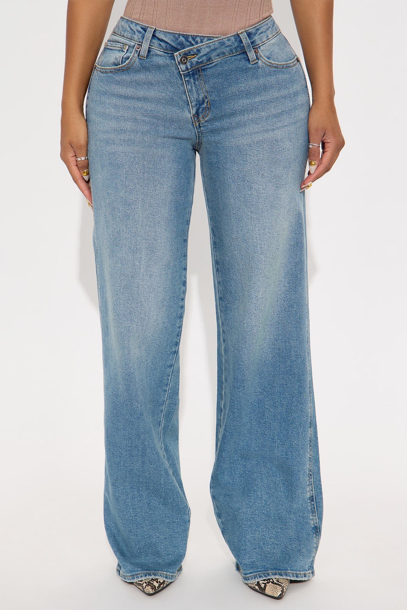 Eastside Low Rise Crossover Wide Leg Jean - Vintage Wash
