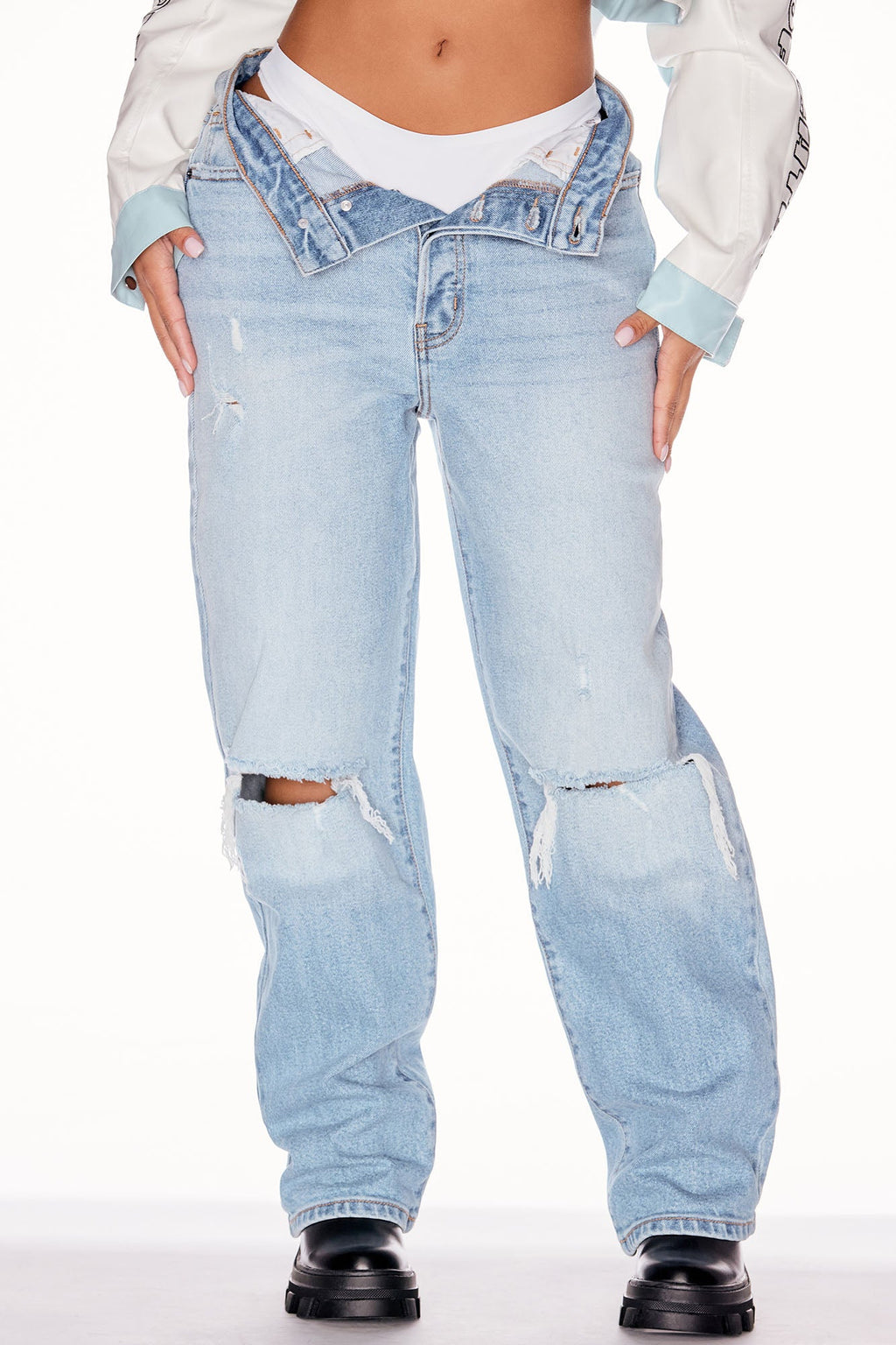 Petite As You Please Ripped Straight Leg Jeans - Light Blue Wash