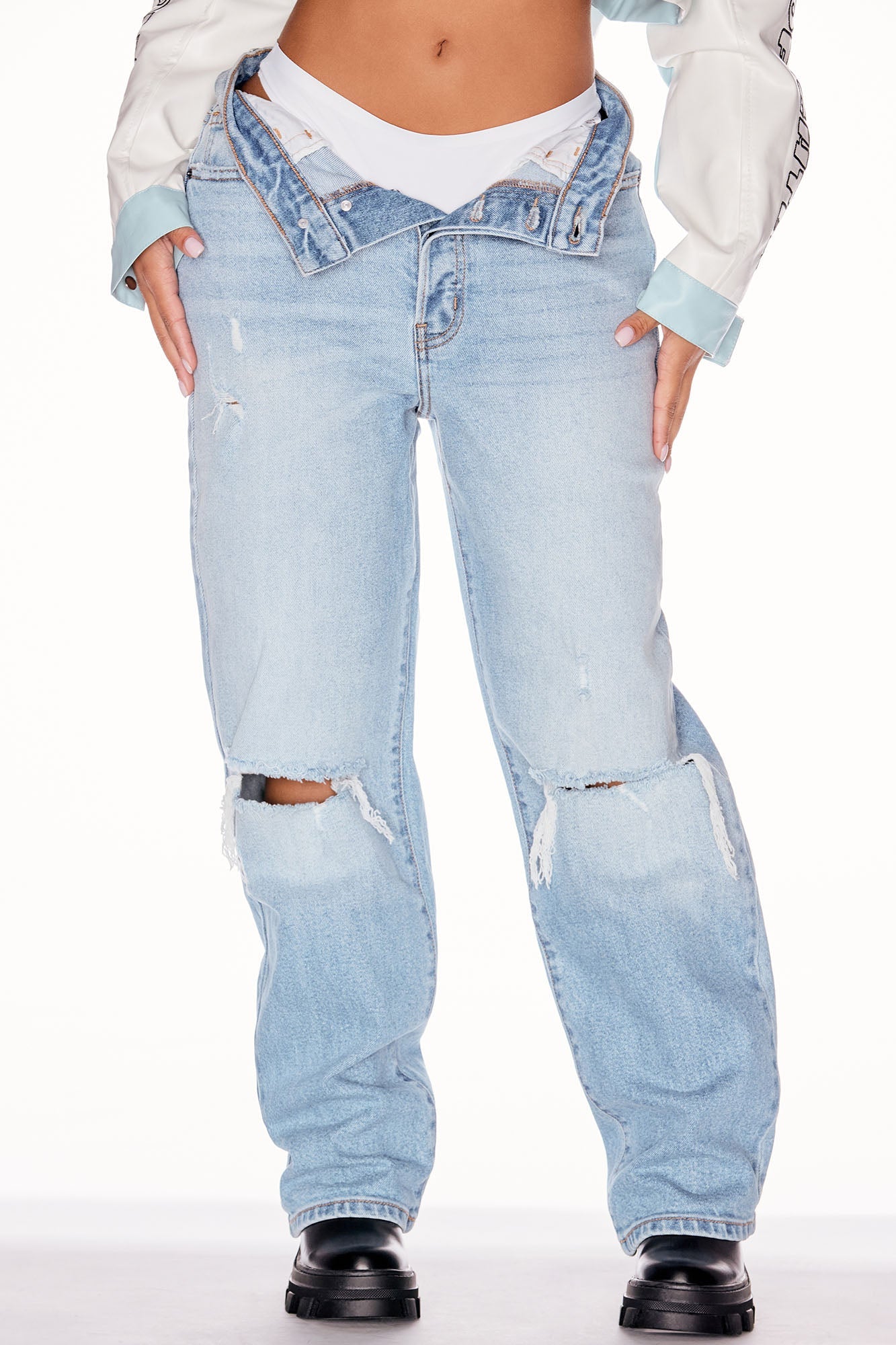 Petite As You Please Ripped Straight Leg Jeans - Light Blue Wash