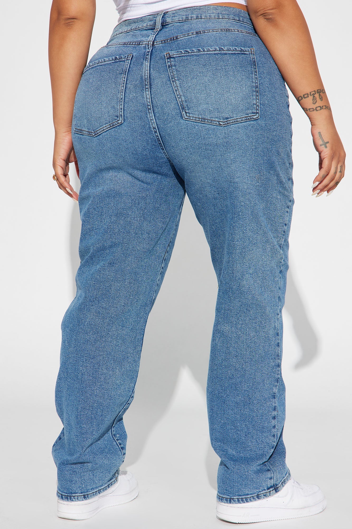 Nova 90s Straight Leg Jeans - Medium Blue Wash
