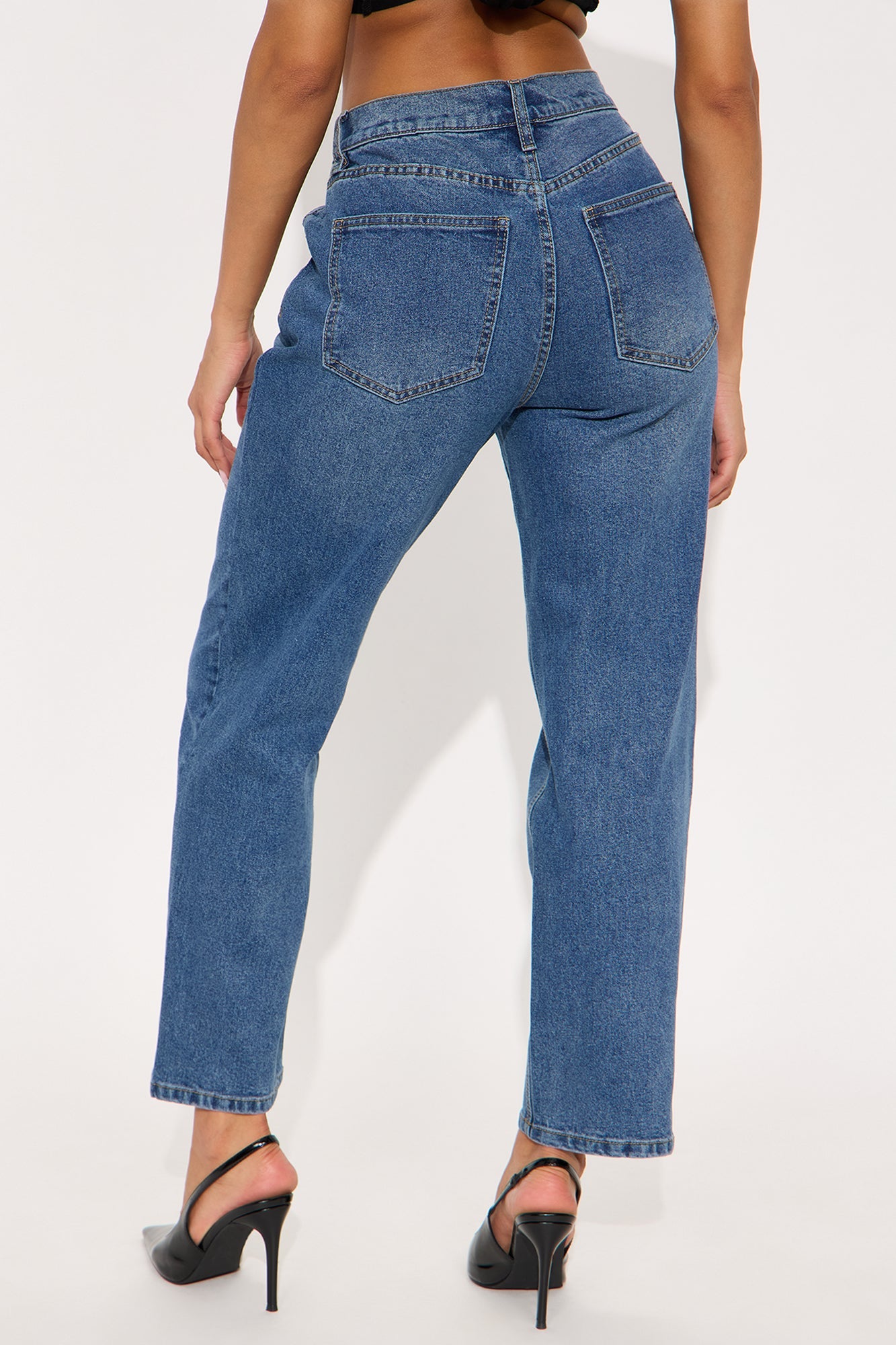 Jennifer 90's  Ankle Straight Leg Jeans - Medium Wash