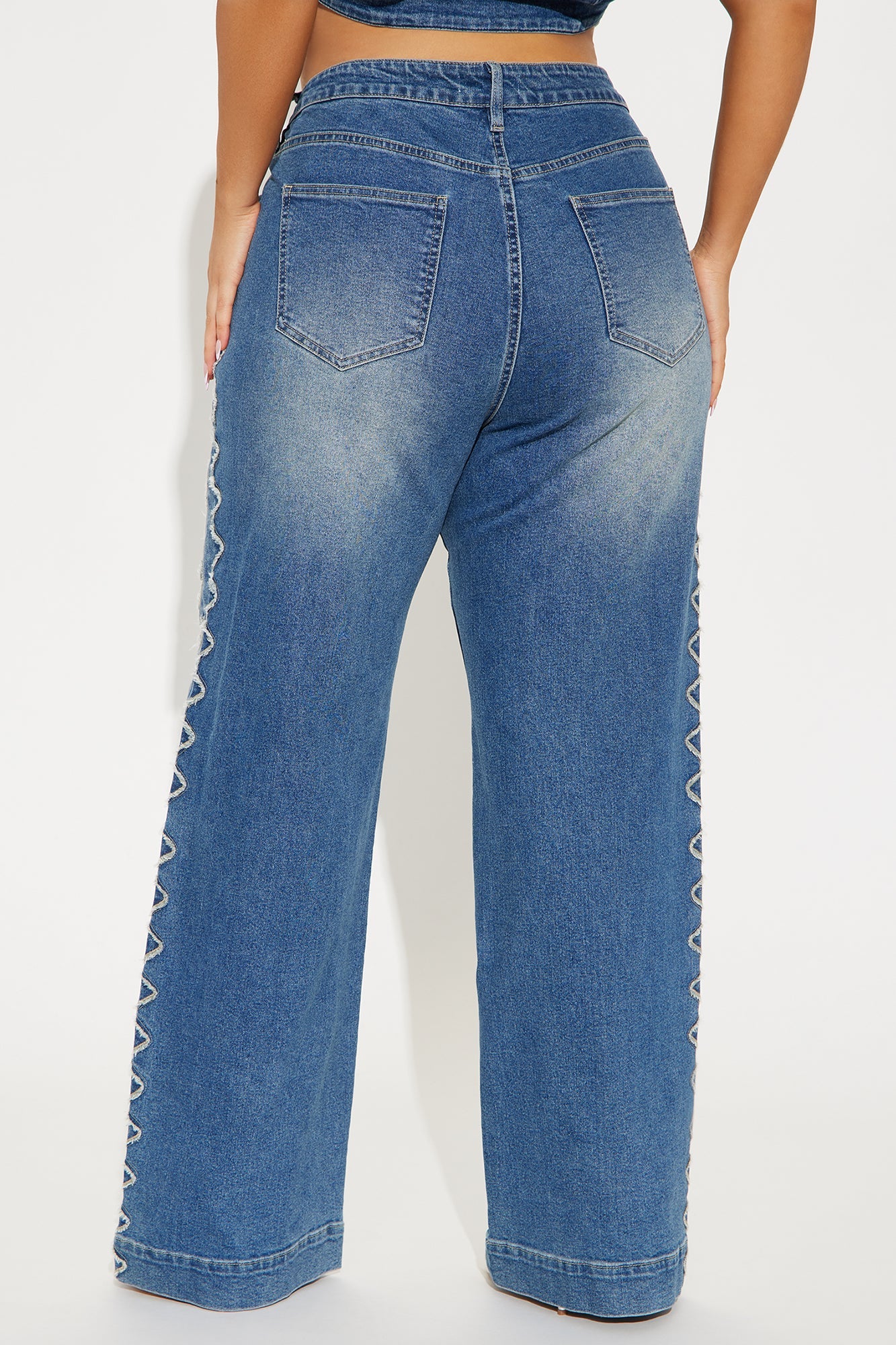 Della Stretch Straight Leg Jeans - Medium Wash