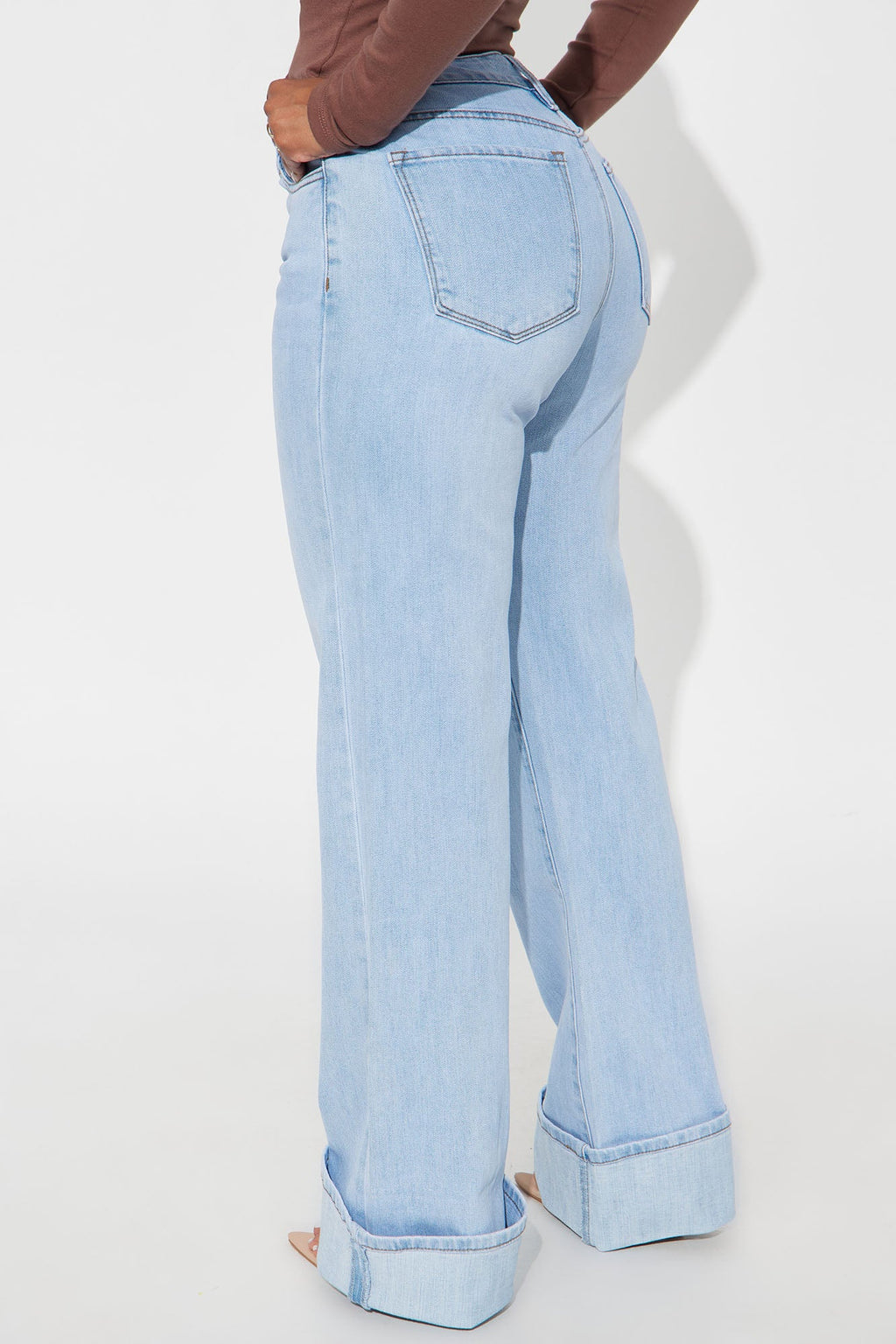 On My Radar Cuffed Straight Leg Jeans - Light Wash