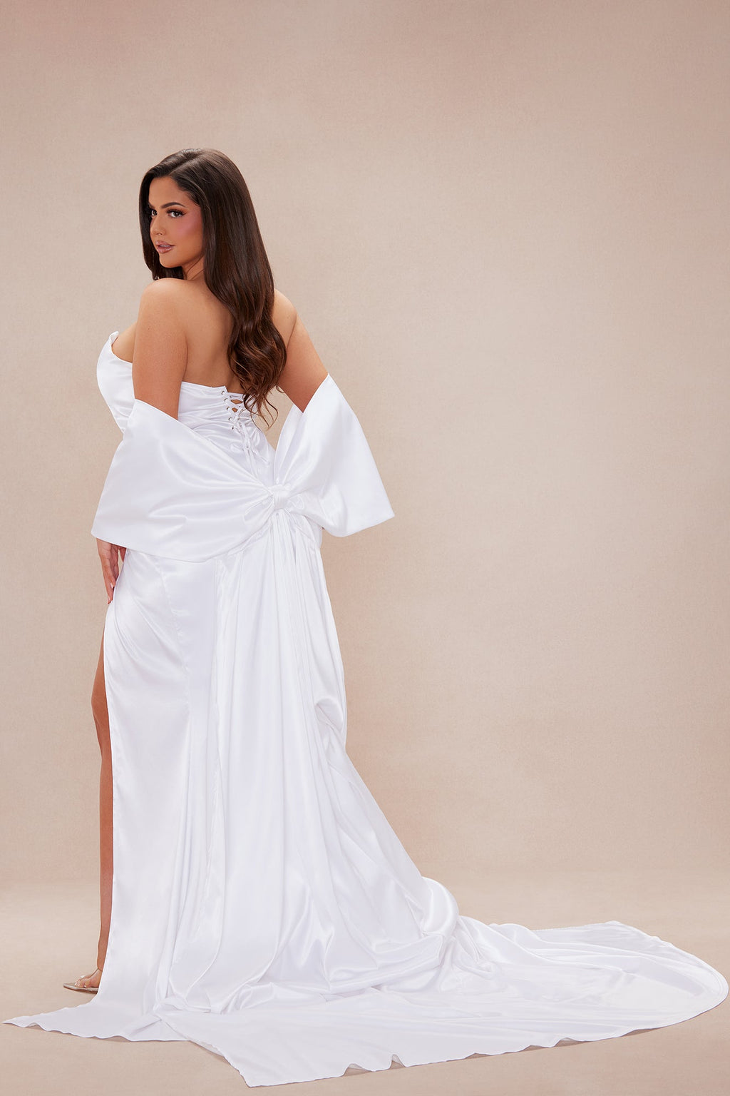 The Main Attraction Satin Gown Set - White