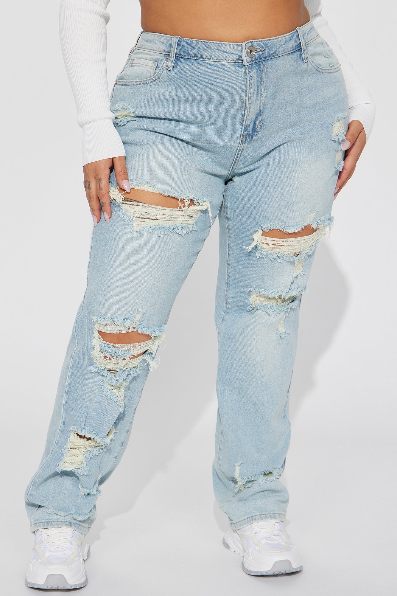 Off The Hook Ripped Straight Leg Jeans - Light Wash