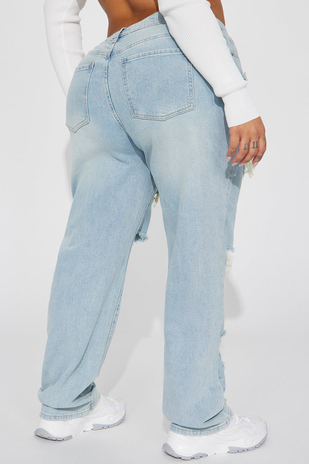 Off The Hook Ripped Straight Leg Jeans - Light Wash