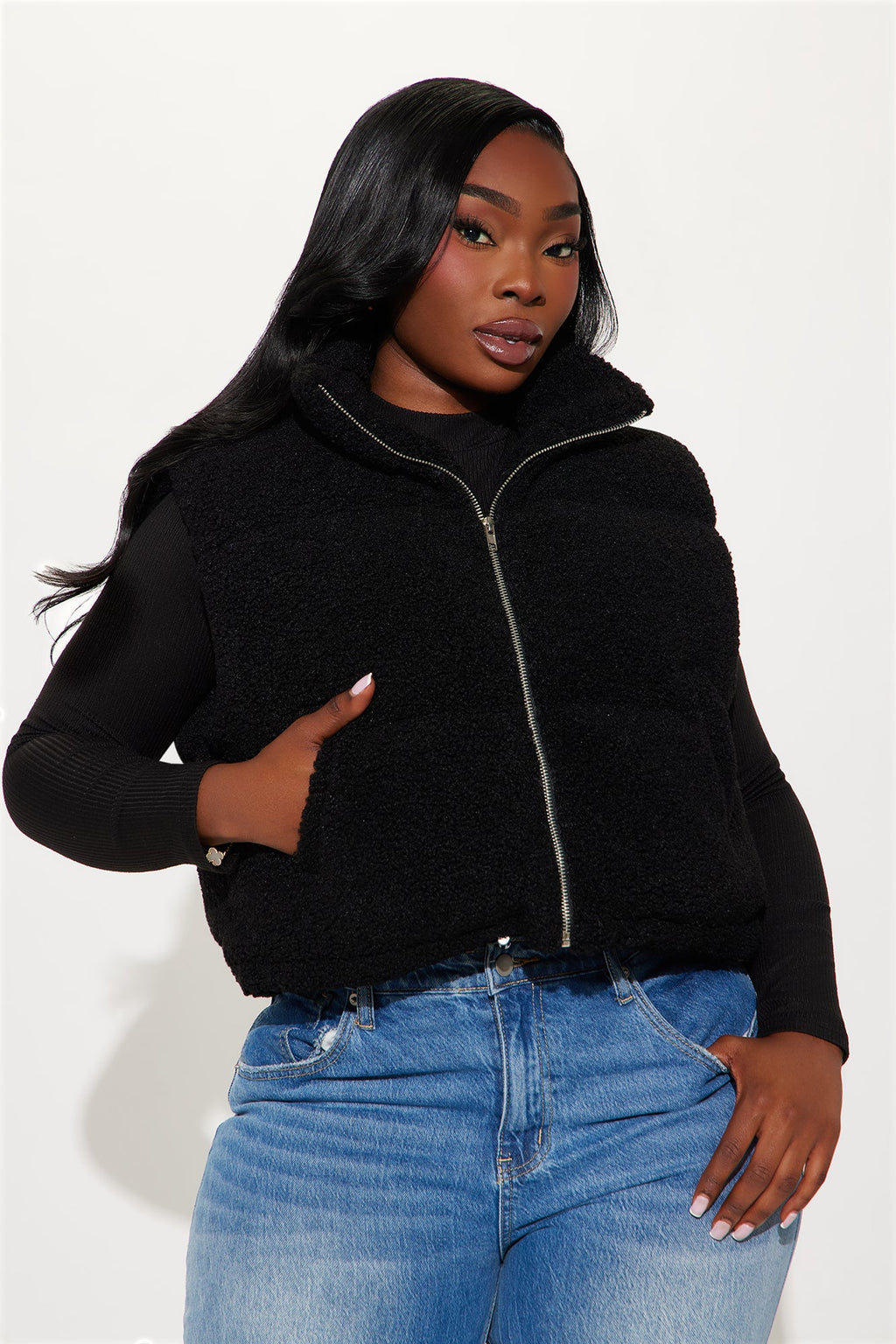 Conquering Mountains Sherpa Vest - Black