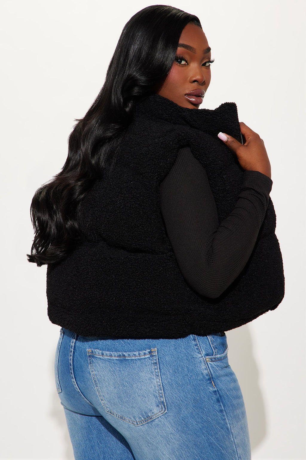 Conquering Mountains Sherpa Vest - Black