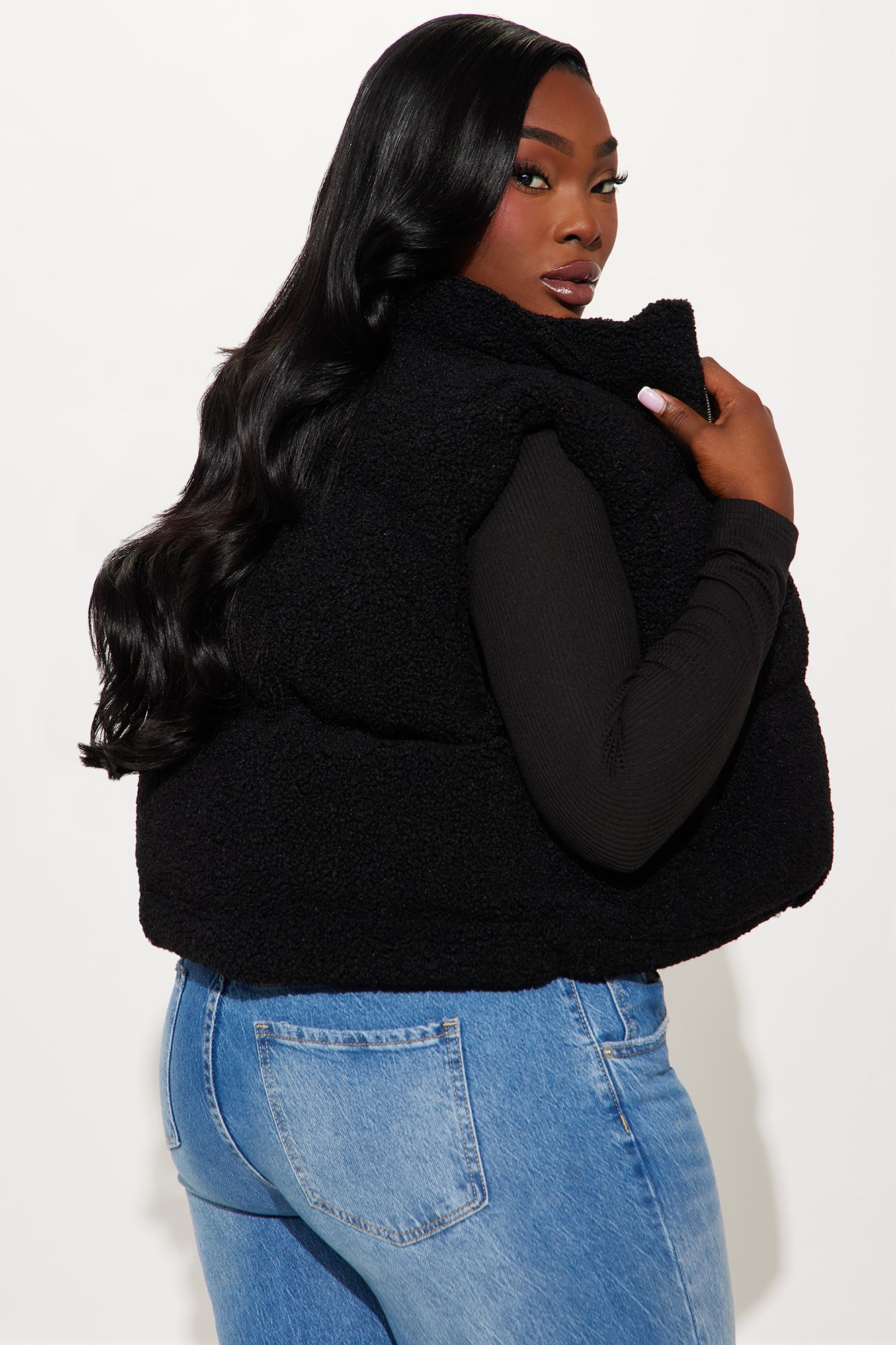 Conquering Mountains Sherpa Vest - Black