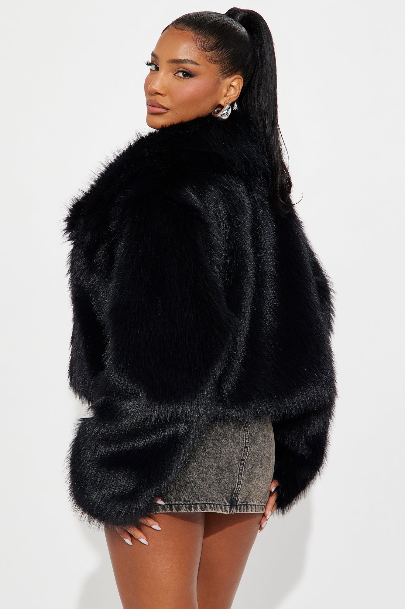 Full Of Charisma Faux Fur Cropped Coat - Black