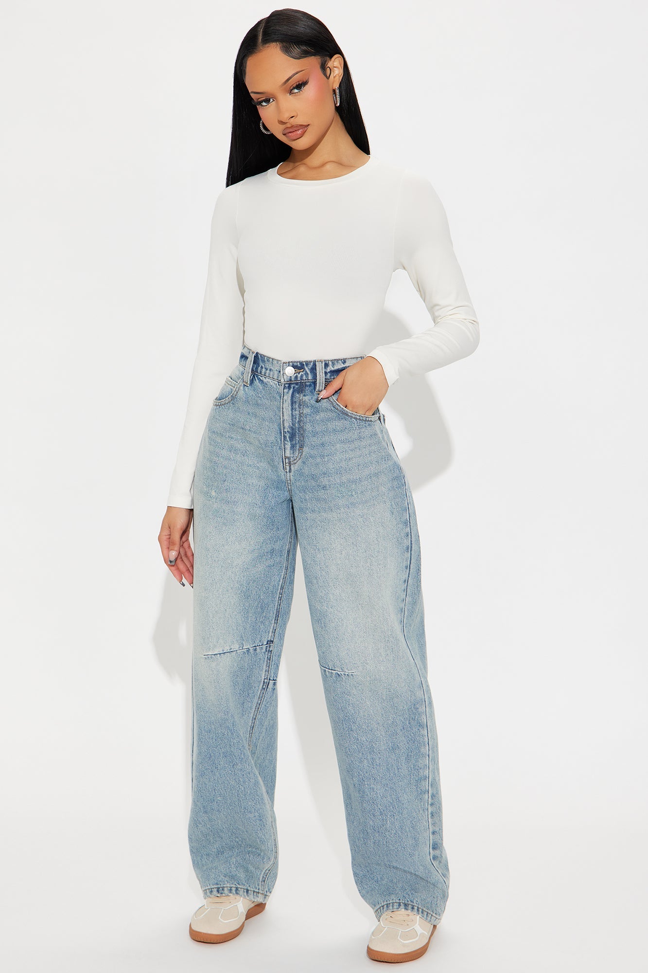 Dakota Straight Leg Jeans - Medium Wash