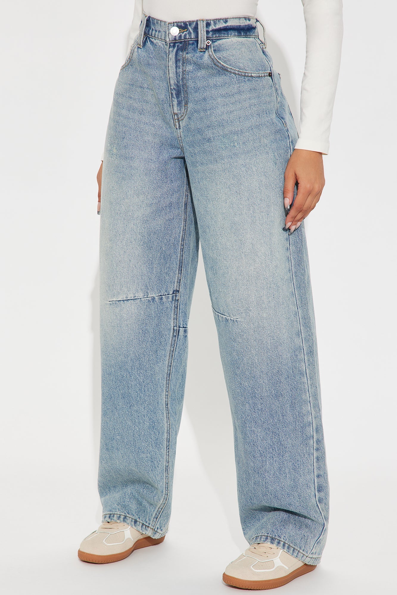 Dakota Straight Leg Jeans - Medium Wash