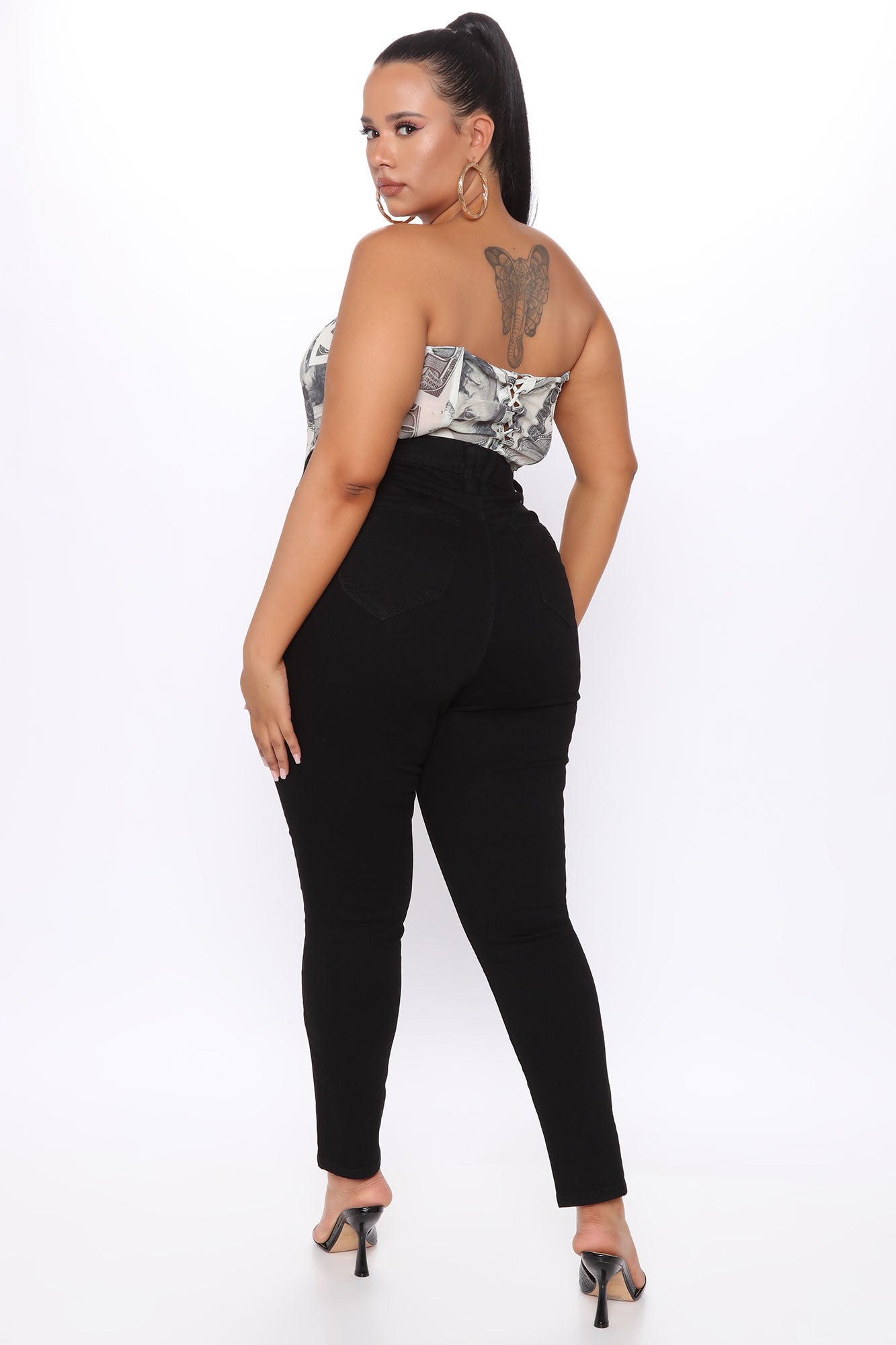 Statuesque Booty Lifting Jeans - Black