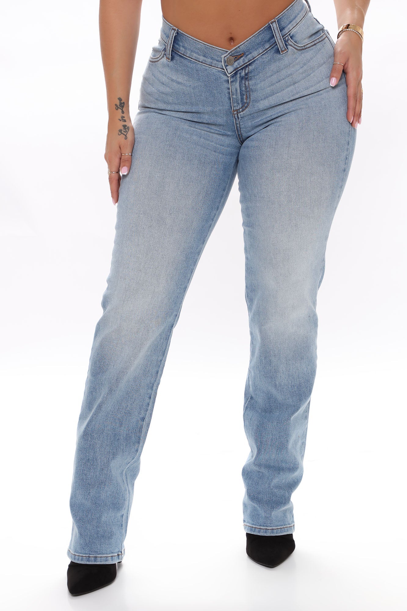 V Nice To Meet You Straight Leg Jeans - Light Blue Wash