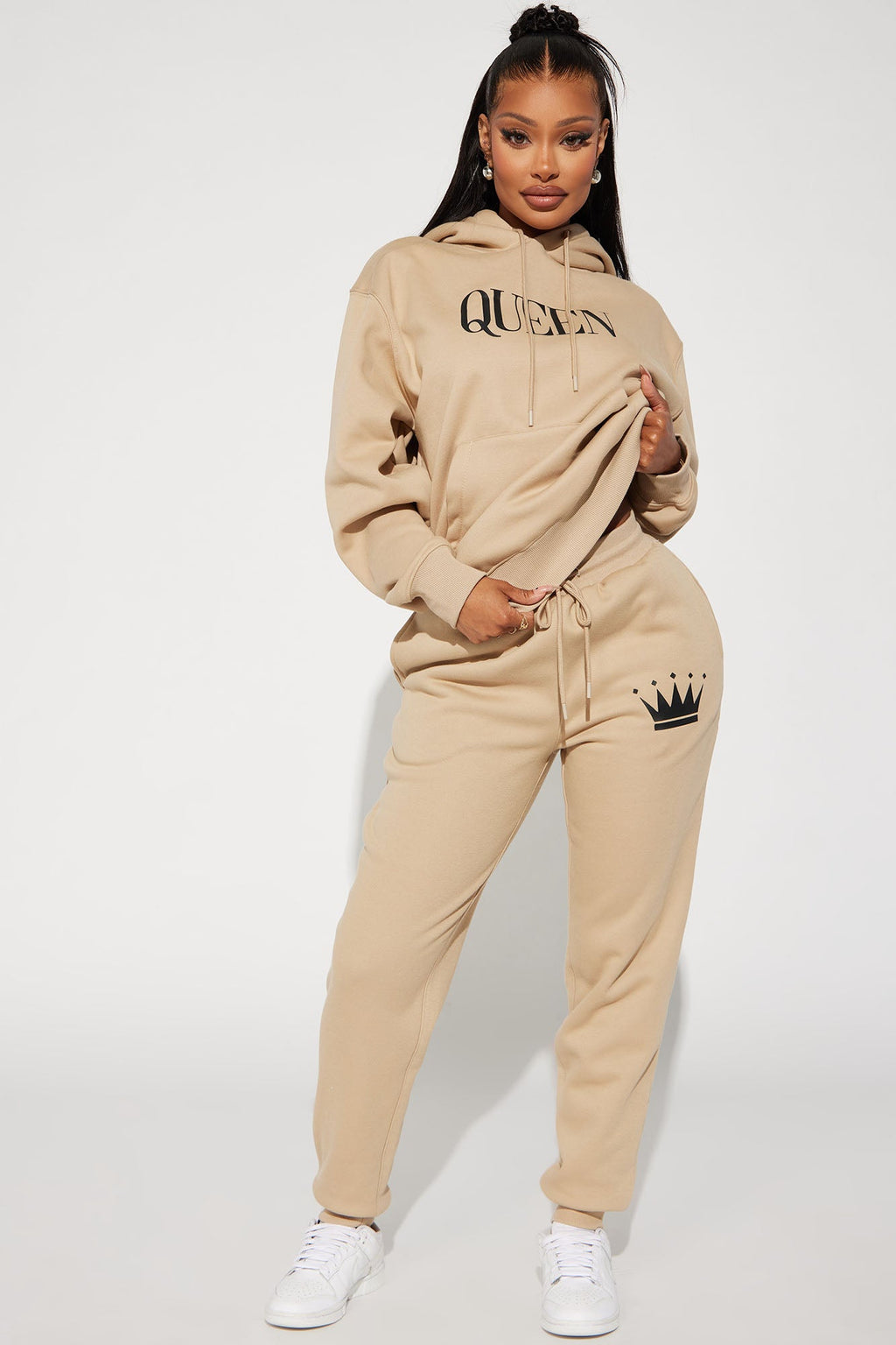 Family Goals Women's Queen Jogger - Taupe