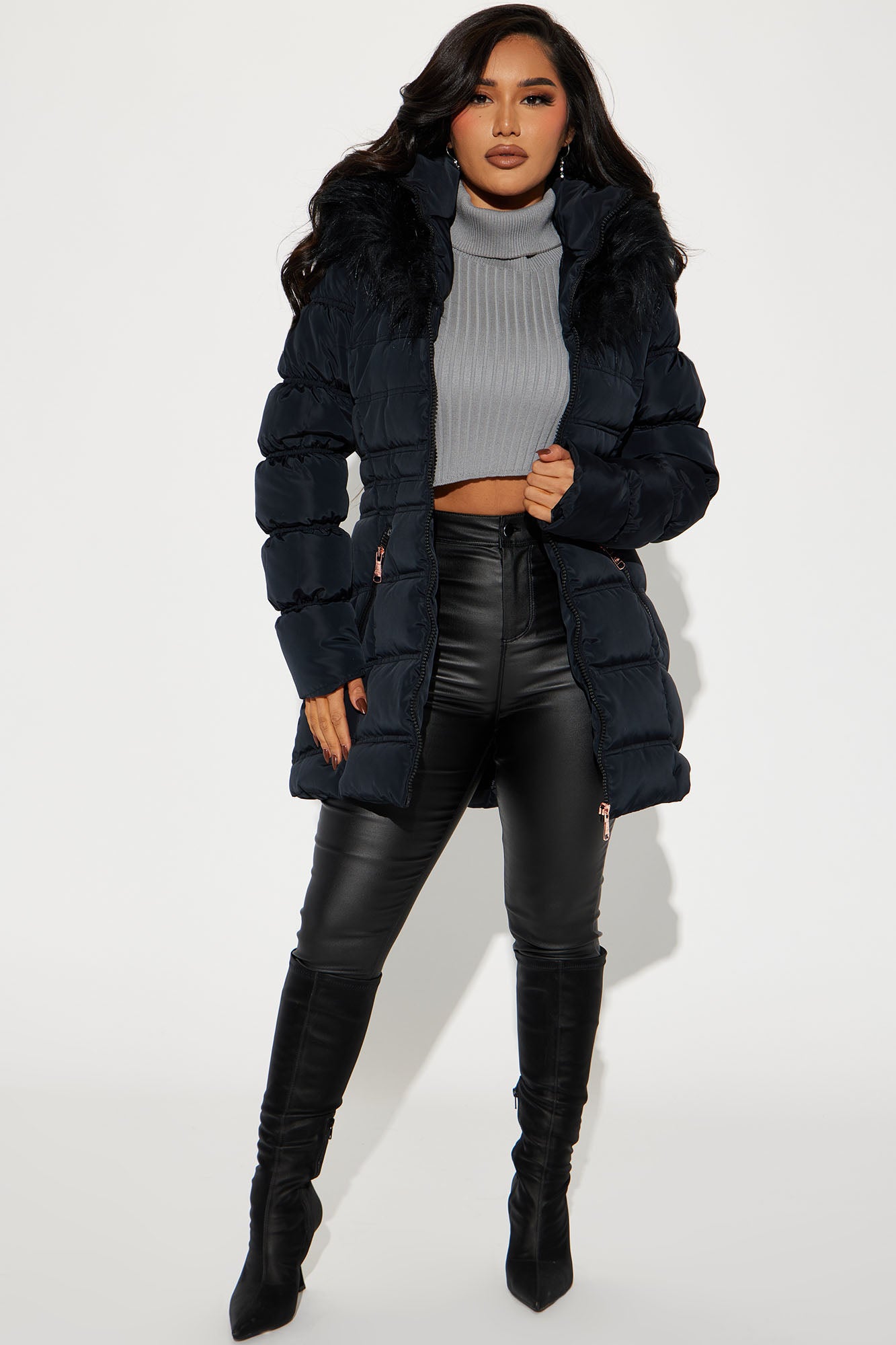 Ice Skating Date Puffer Jacket - Black
