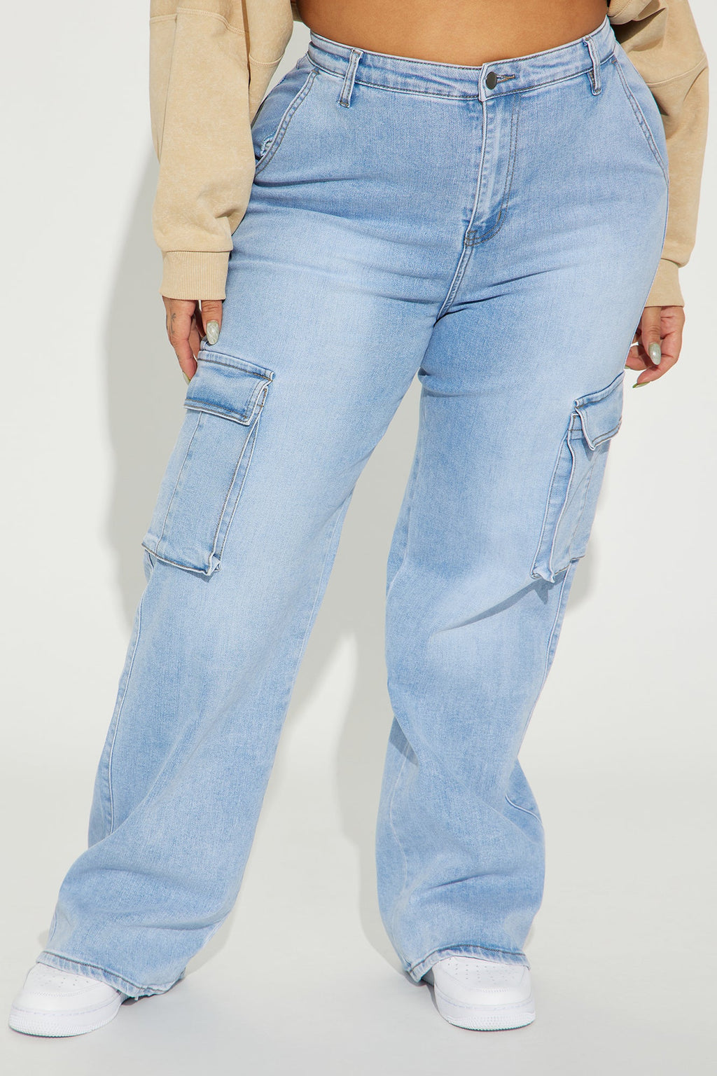 Not That Serious Stretch Cargo Jeans - Light Wash