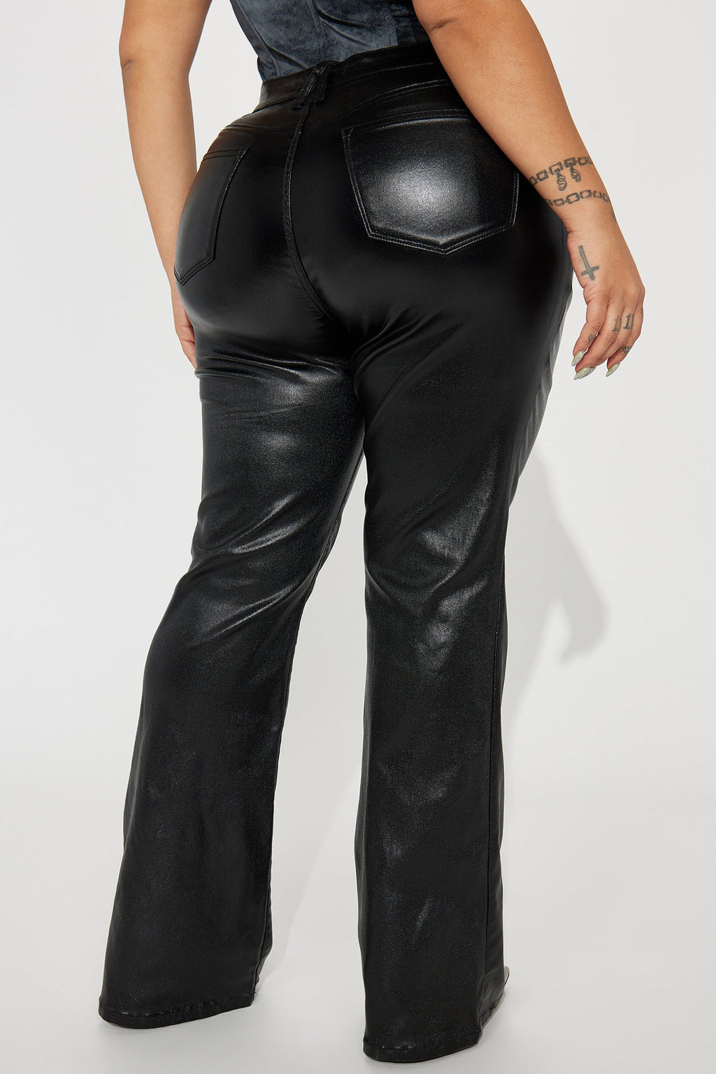 Nara Low Rise Flare Pant - Black