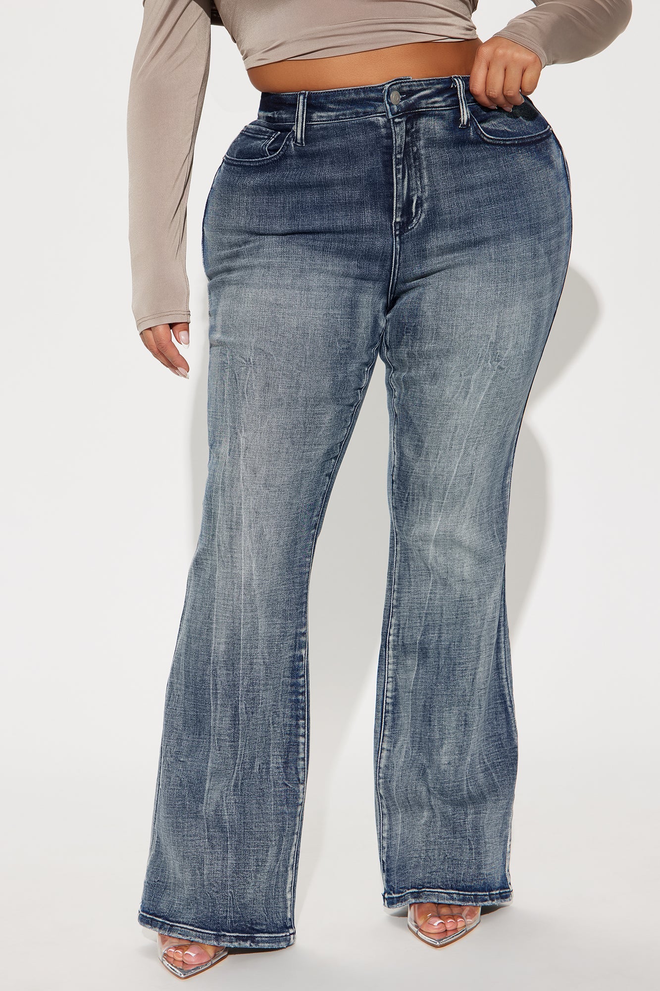 Instant BBL Padded Stretch Sculpting Flare Jeans - Medium Wash