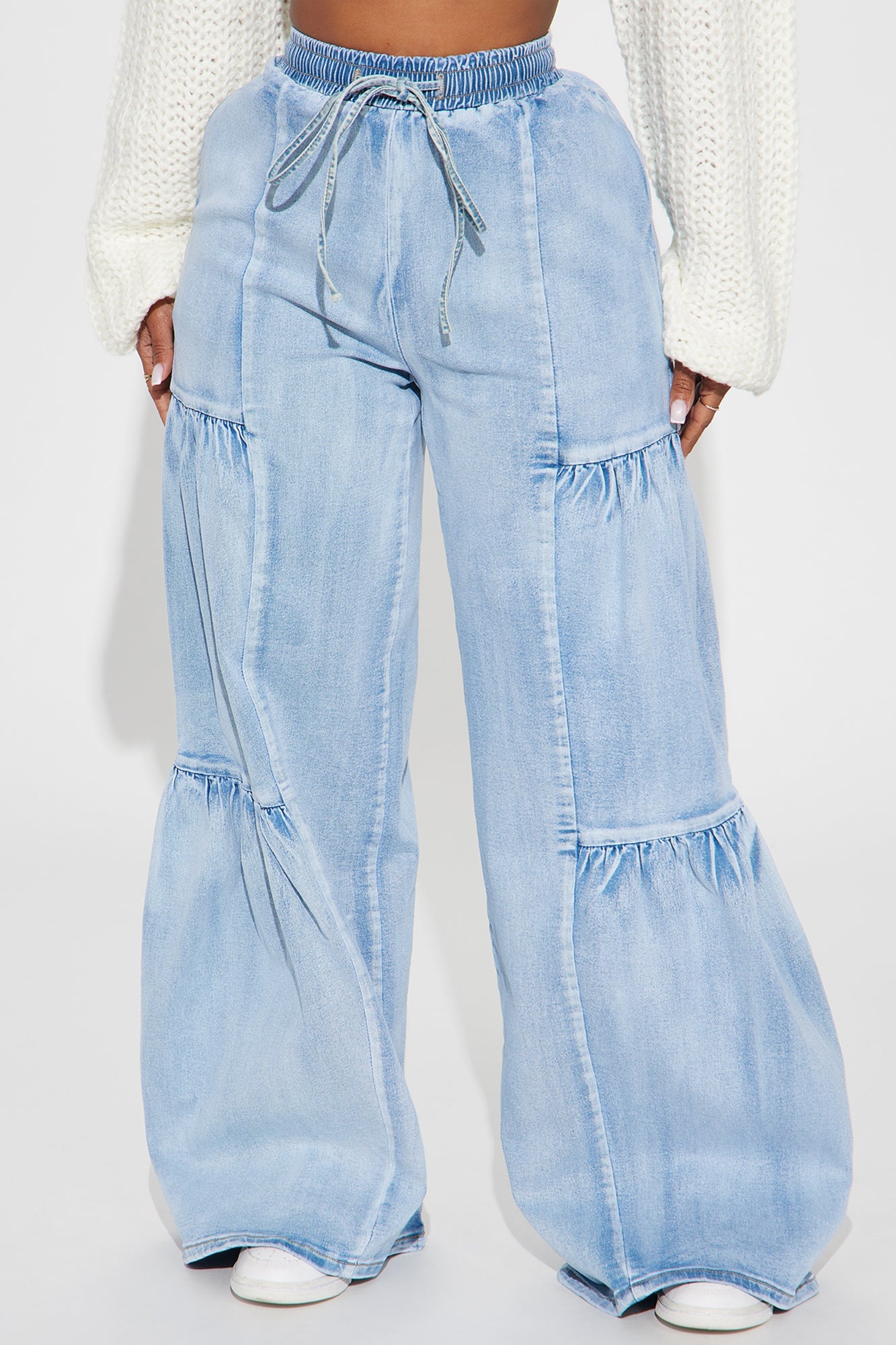 Tall Goin With The Flow Easy Fit Jeans - Light Wash