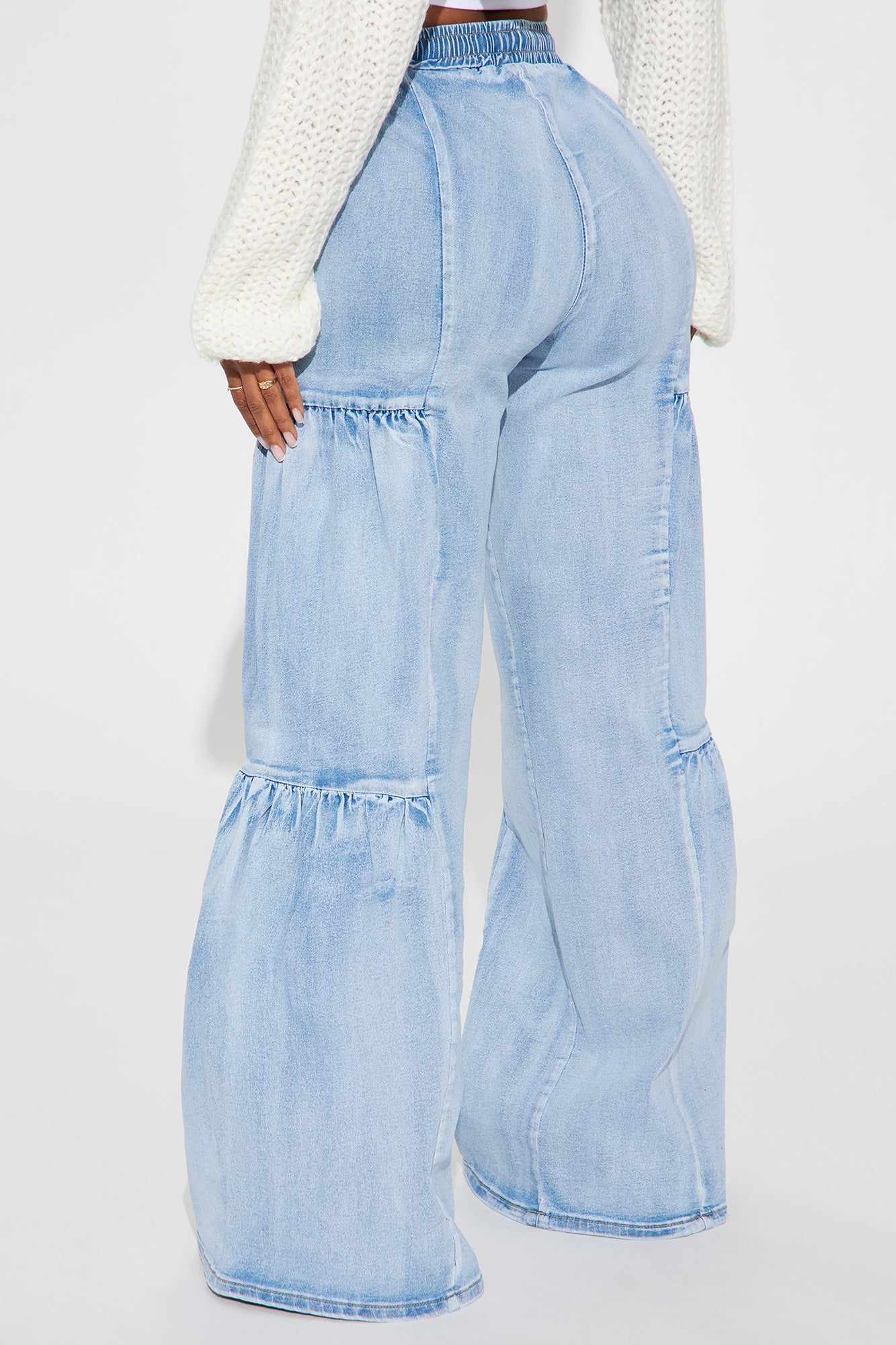 Goin With The Flow Easy Fit Jeans - Light Wash