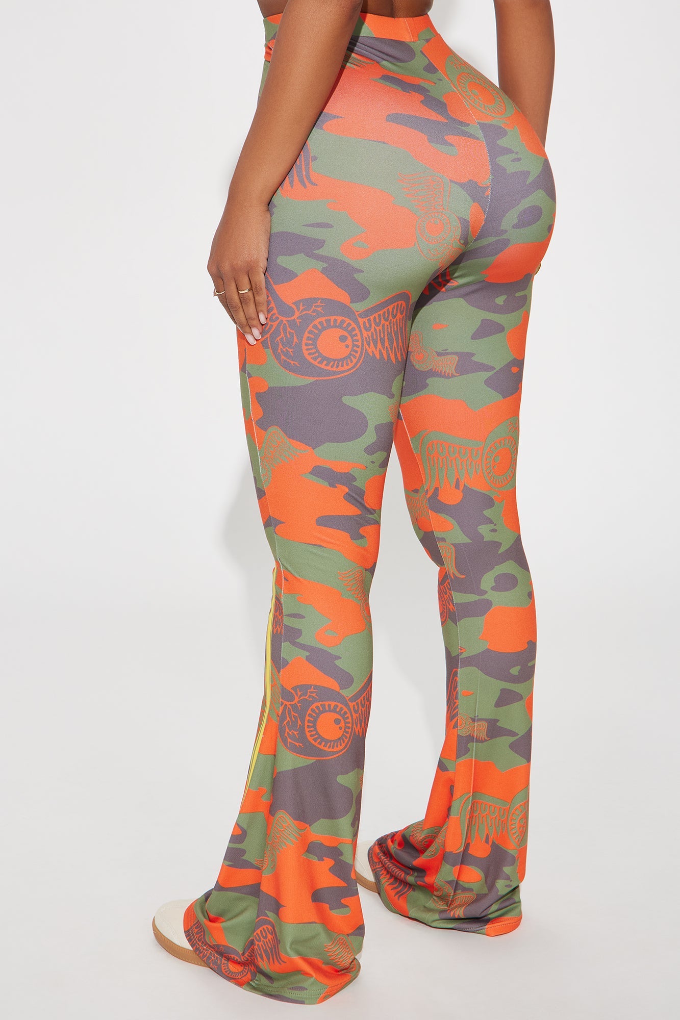 Von Dutch Embroidered Camo Flare Pant - Olive/combo