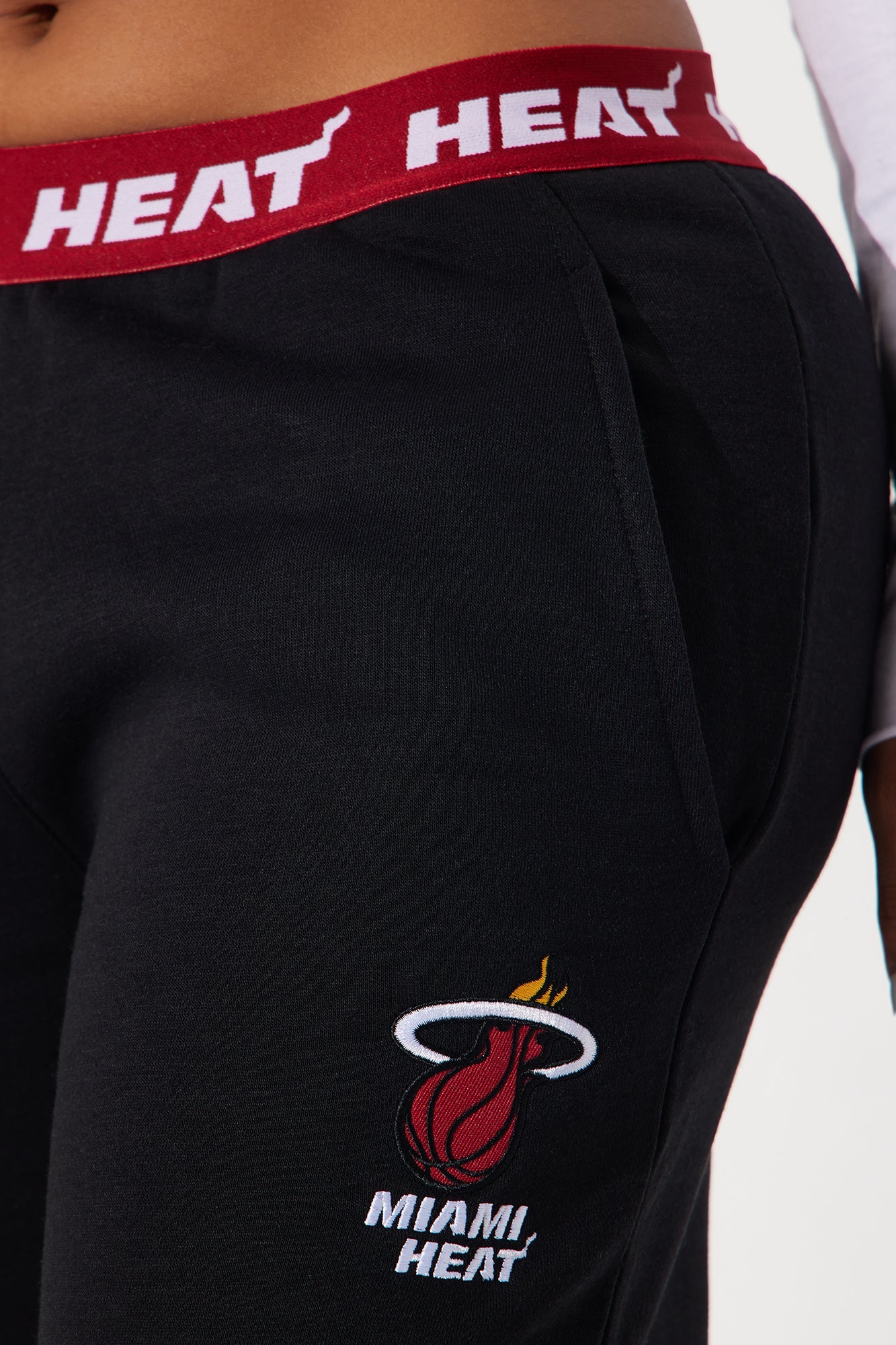 Miami Heat Free Throw Wide Leg Pant - Black