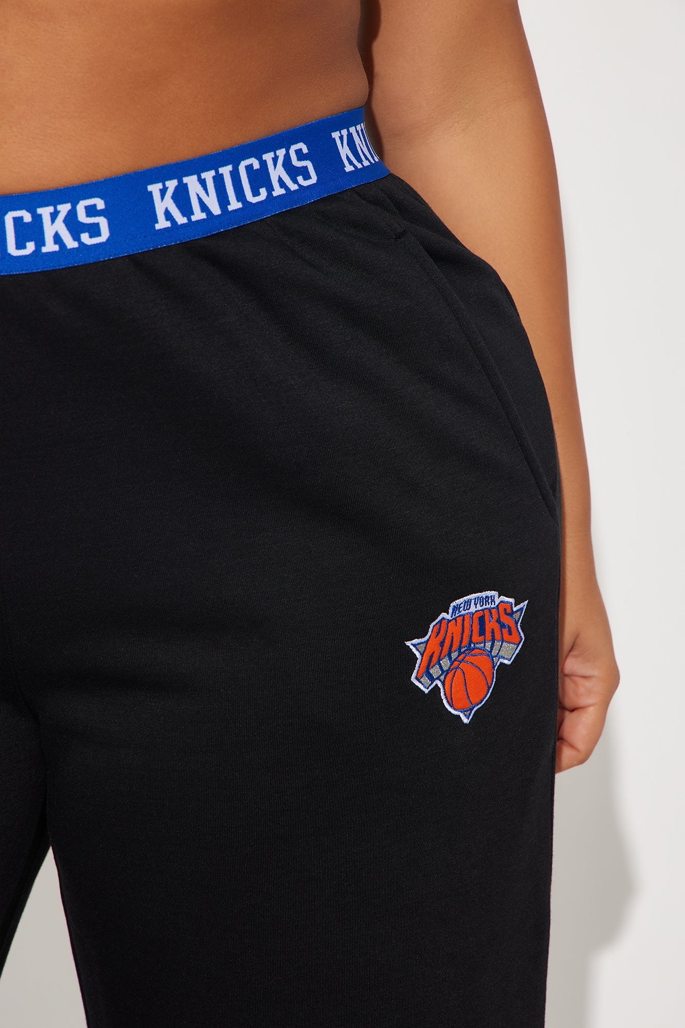 Knicks Free Throw Wide Leg Pant - Black